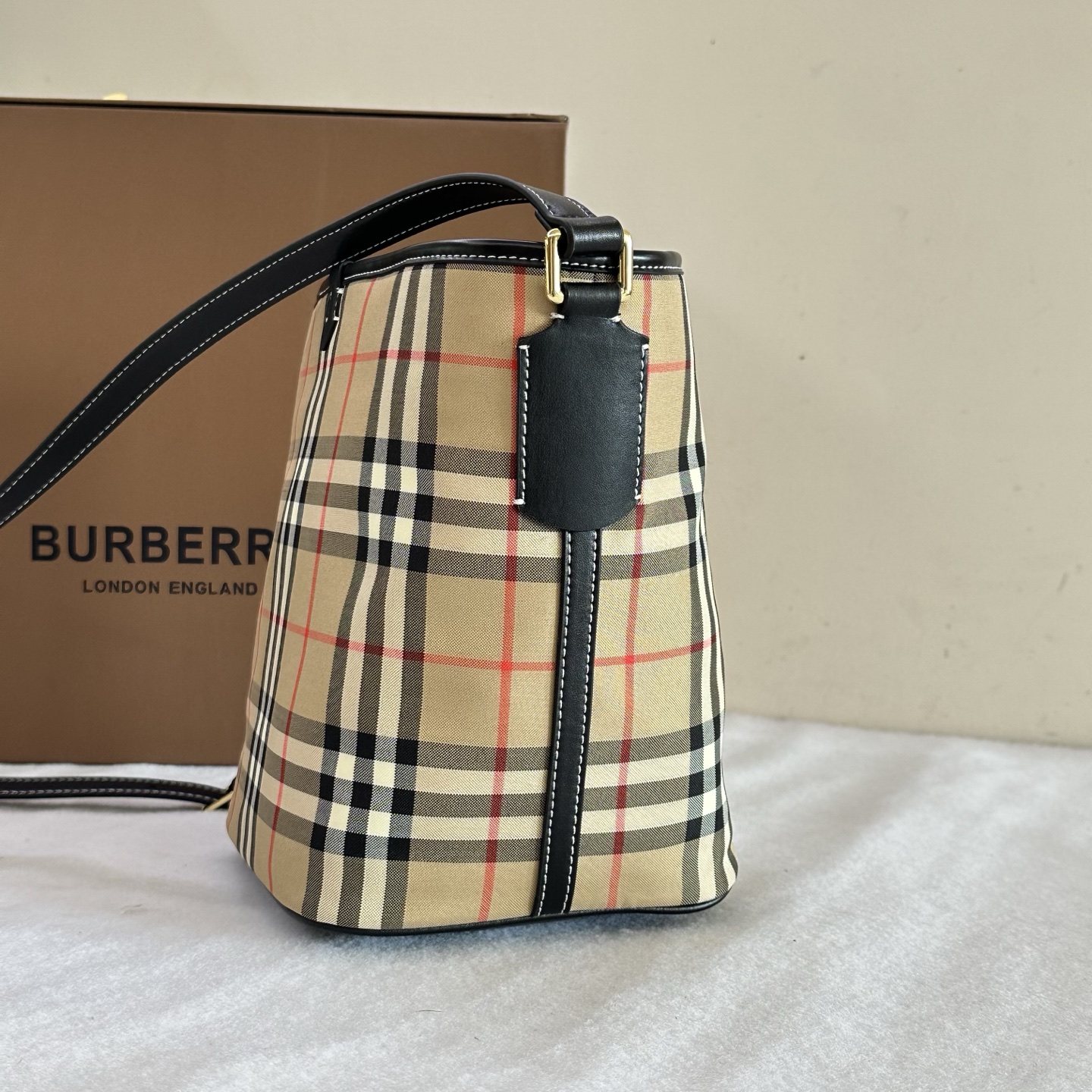 Bv*b*rry bucket-16x15x23cm