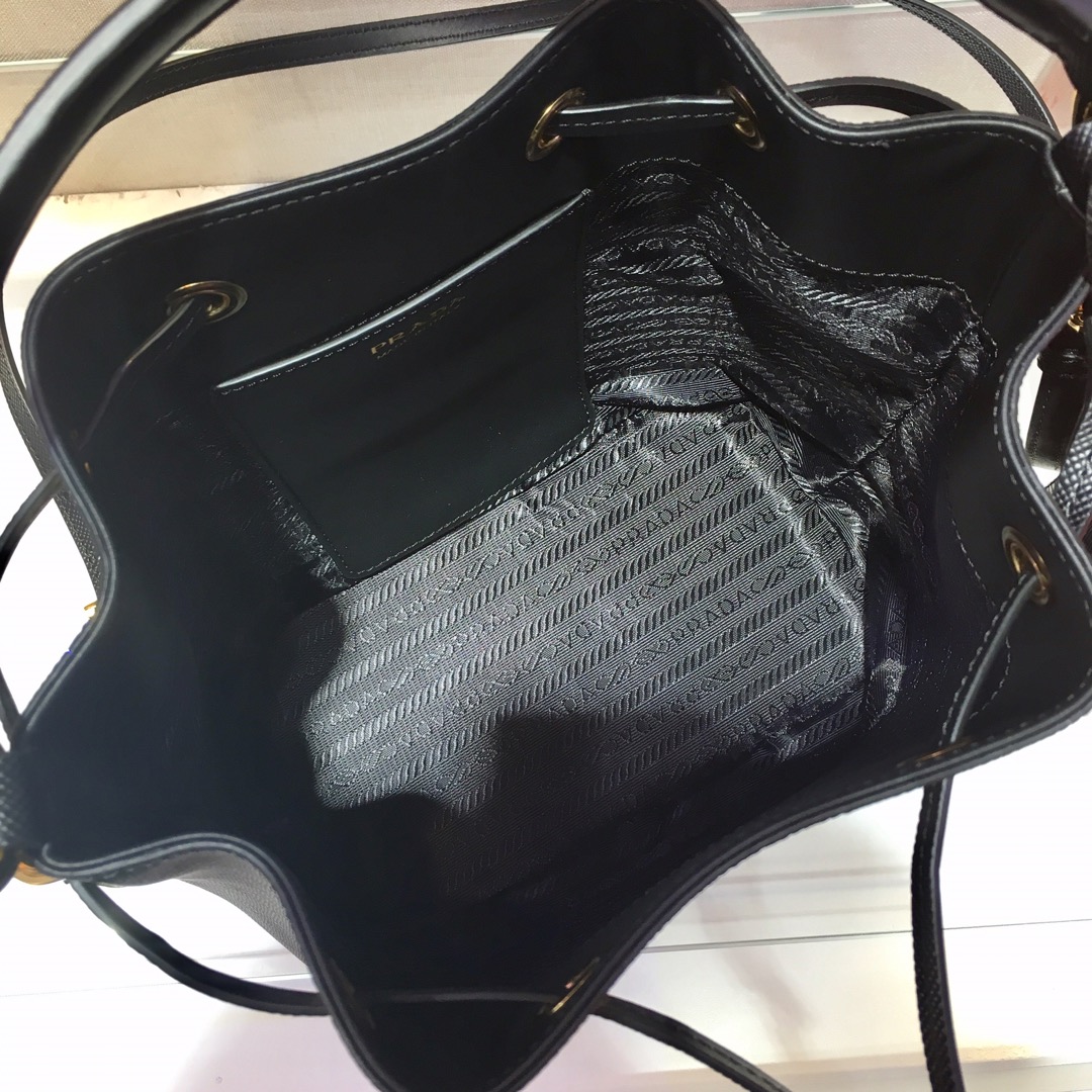 Pra*a backpack 1bh038-18x23x12cm