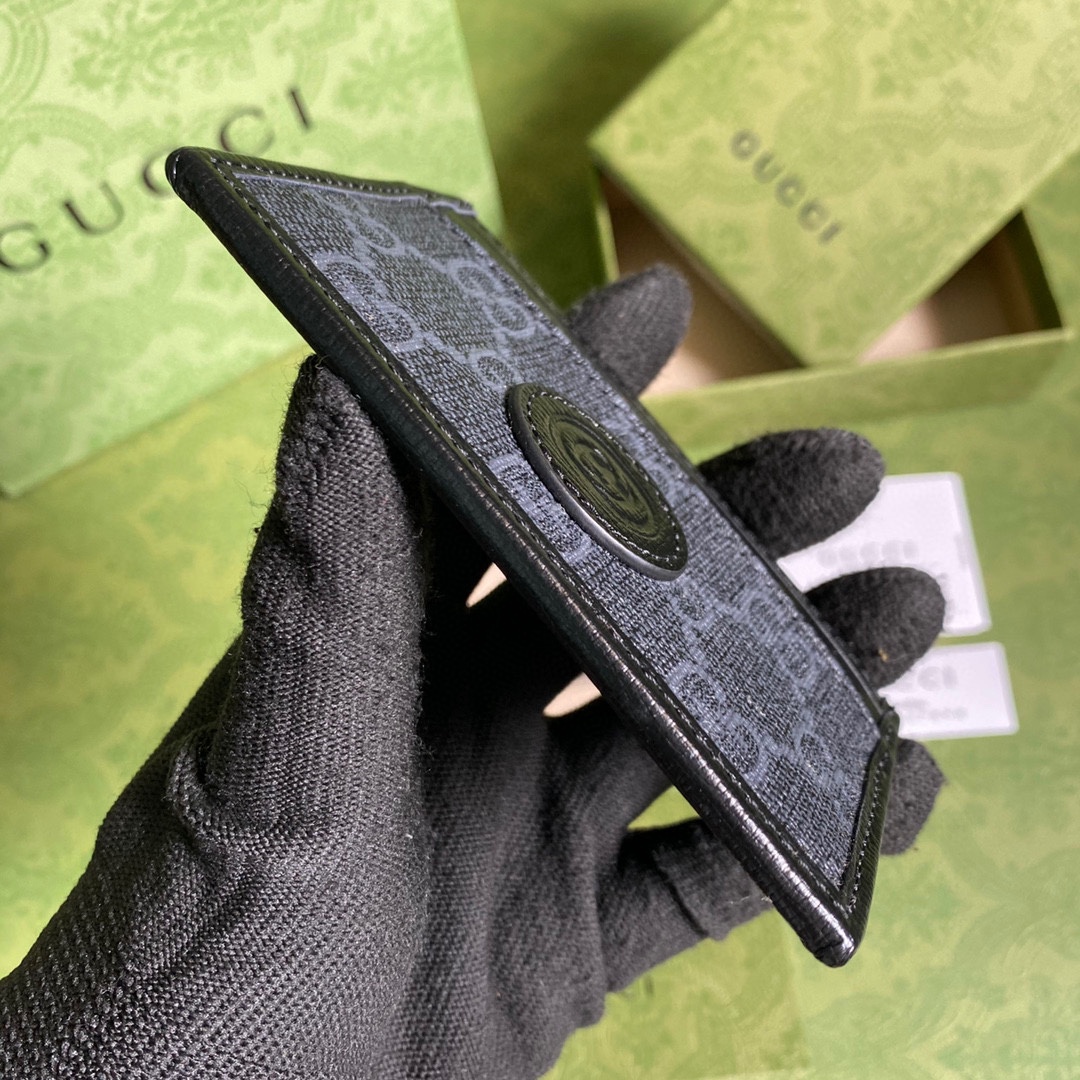 G*u*i wallet-10*7.5cm