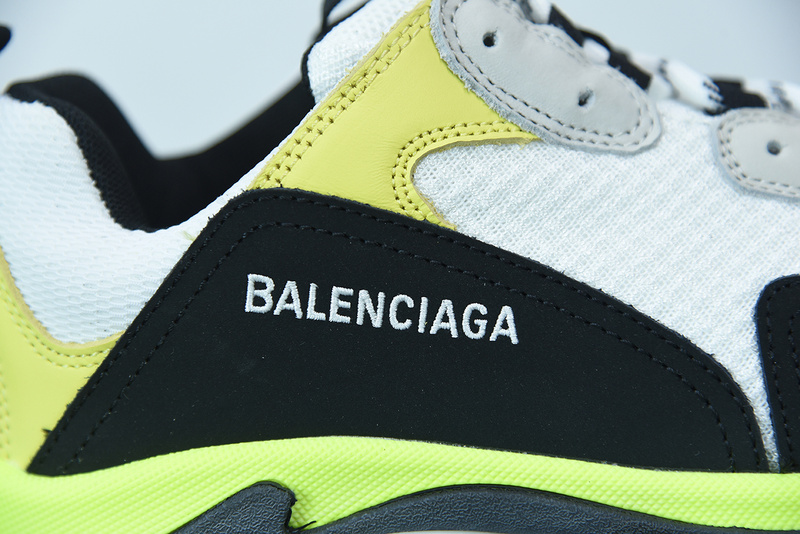 Ba*len*cia*ga triple s