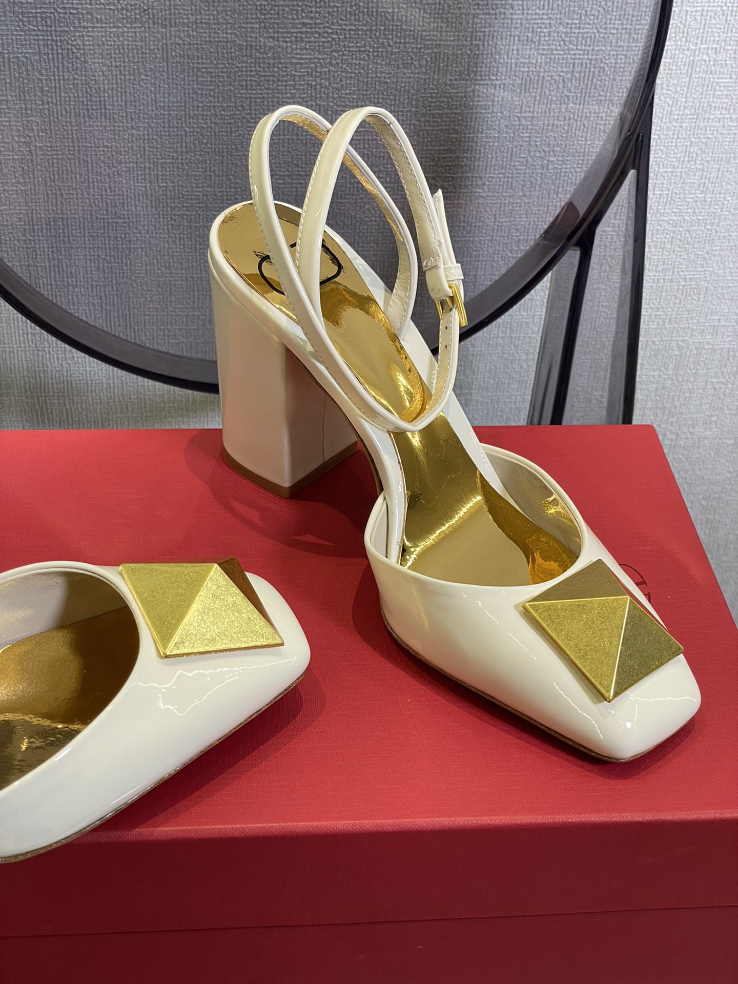 Va1e*ntin0 2022ss heels