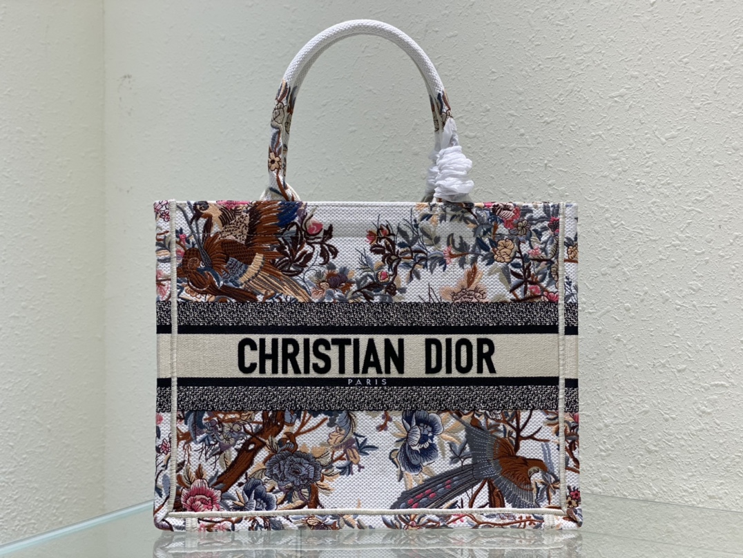 D*or book tote