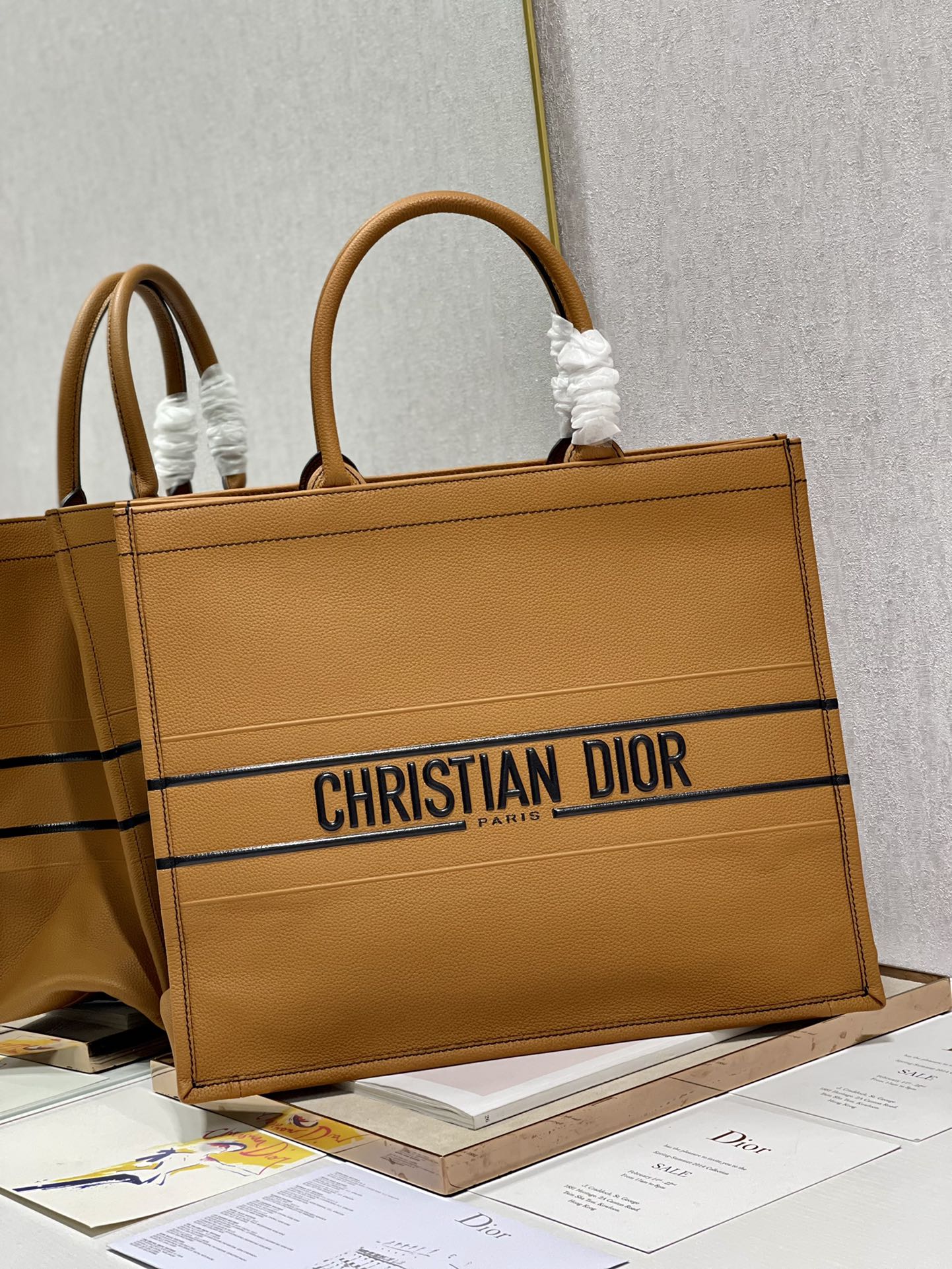 D*or book tote
