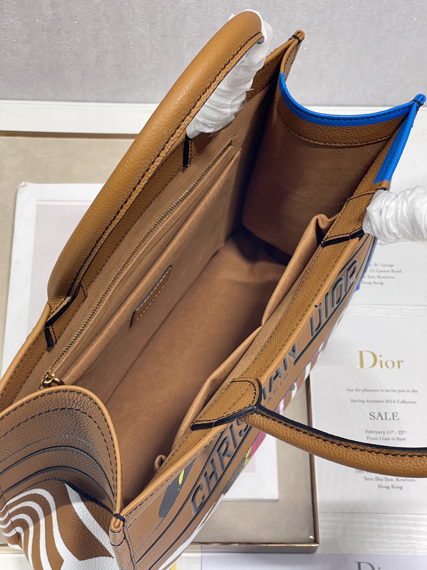 D*or book tote