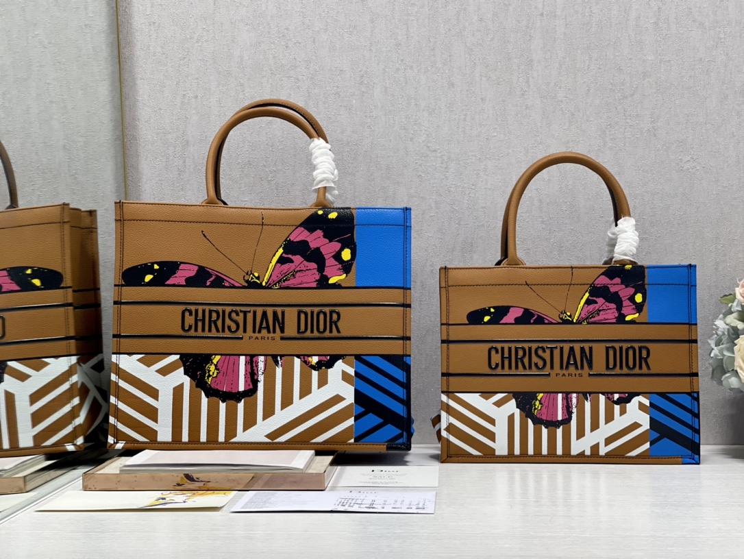 D*or book tote