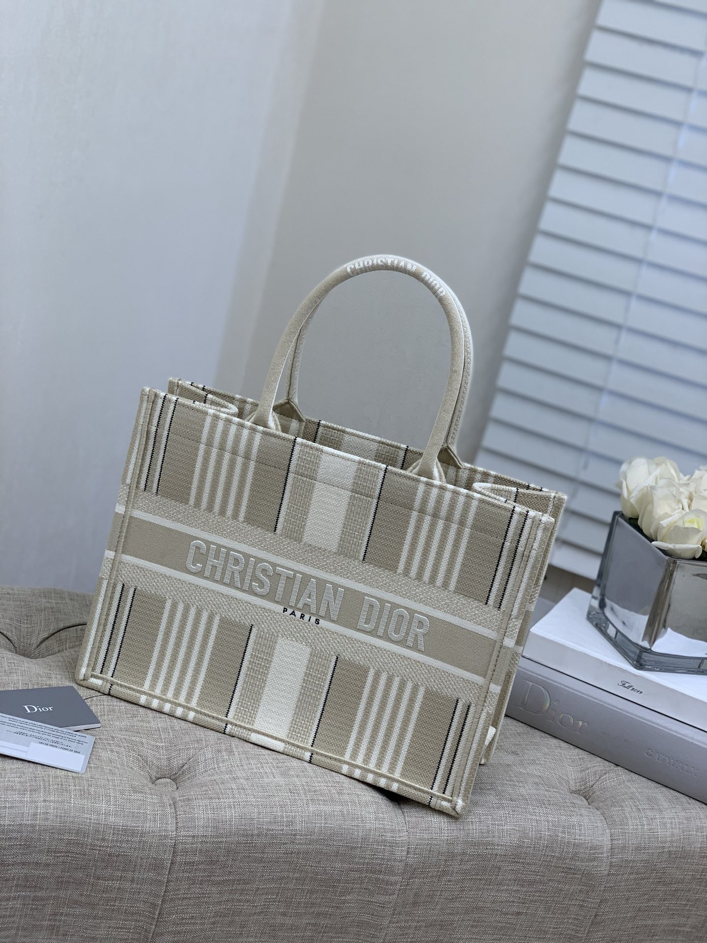 D*or small book tote-36.5cm