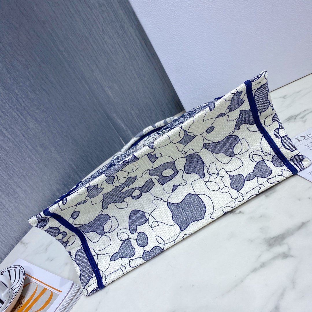 D*or small book tote-36.5cm