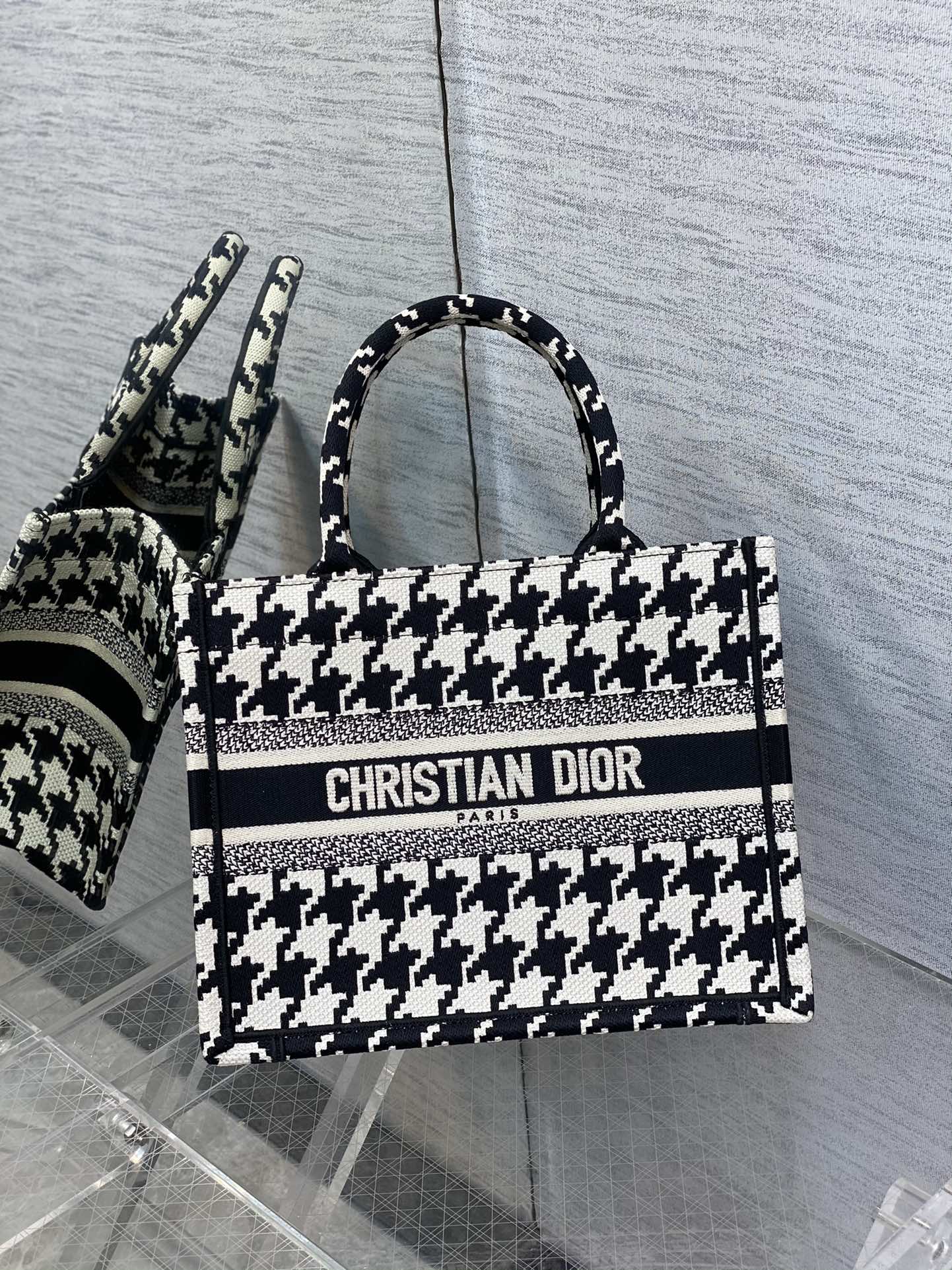 D*or small book tote-26*8*22cm