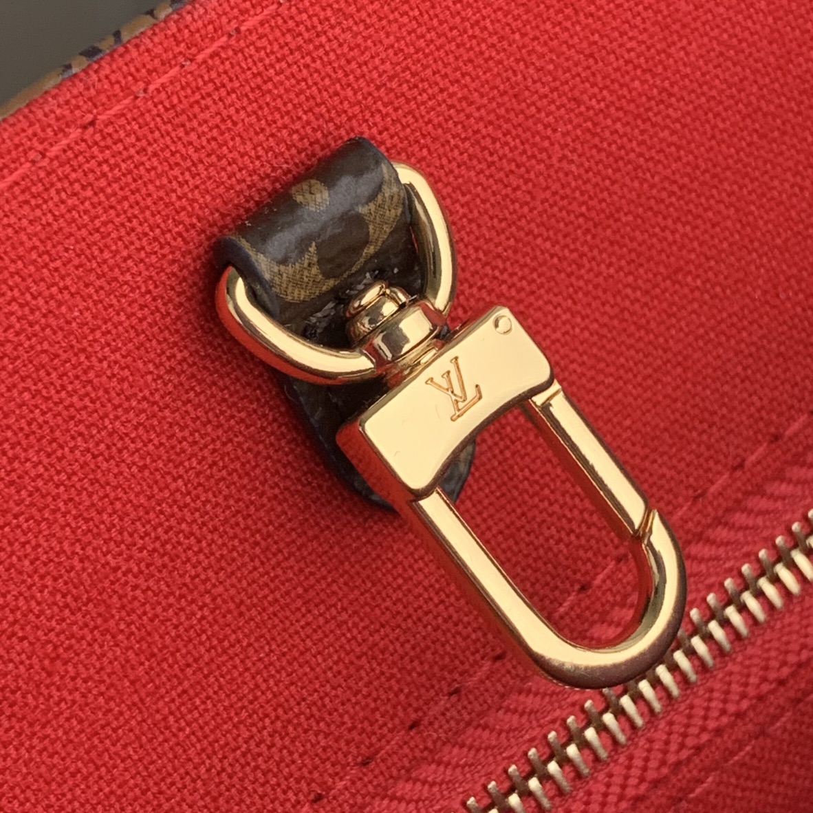 l0*is V*t0n mini onthego handbag-25*19*11.5cm