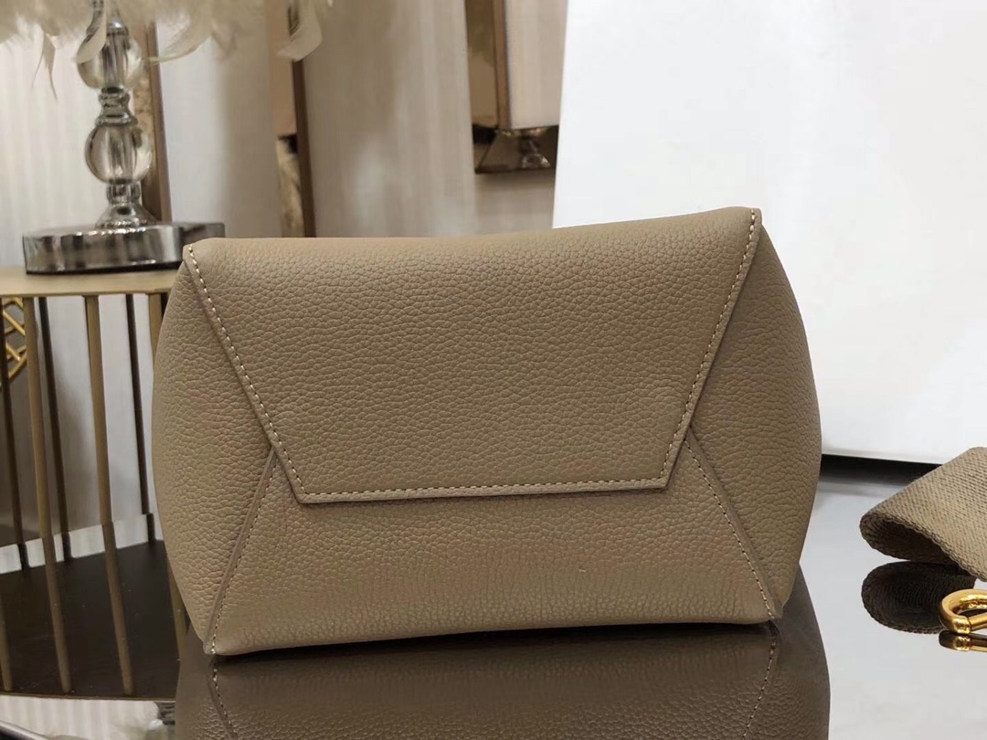 Celin Suau Sangle Bucket In Soft Grained Calfskin-17.5*24.5*12CM
