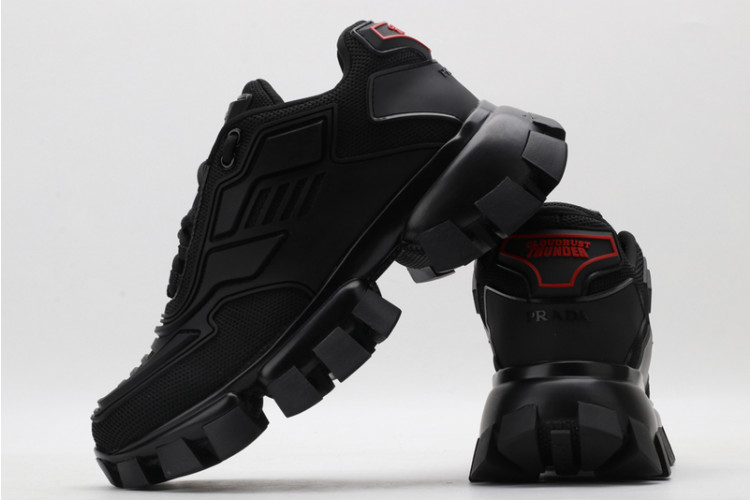 Pra*a sneaker