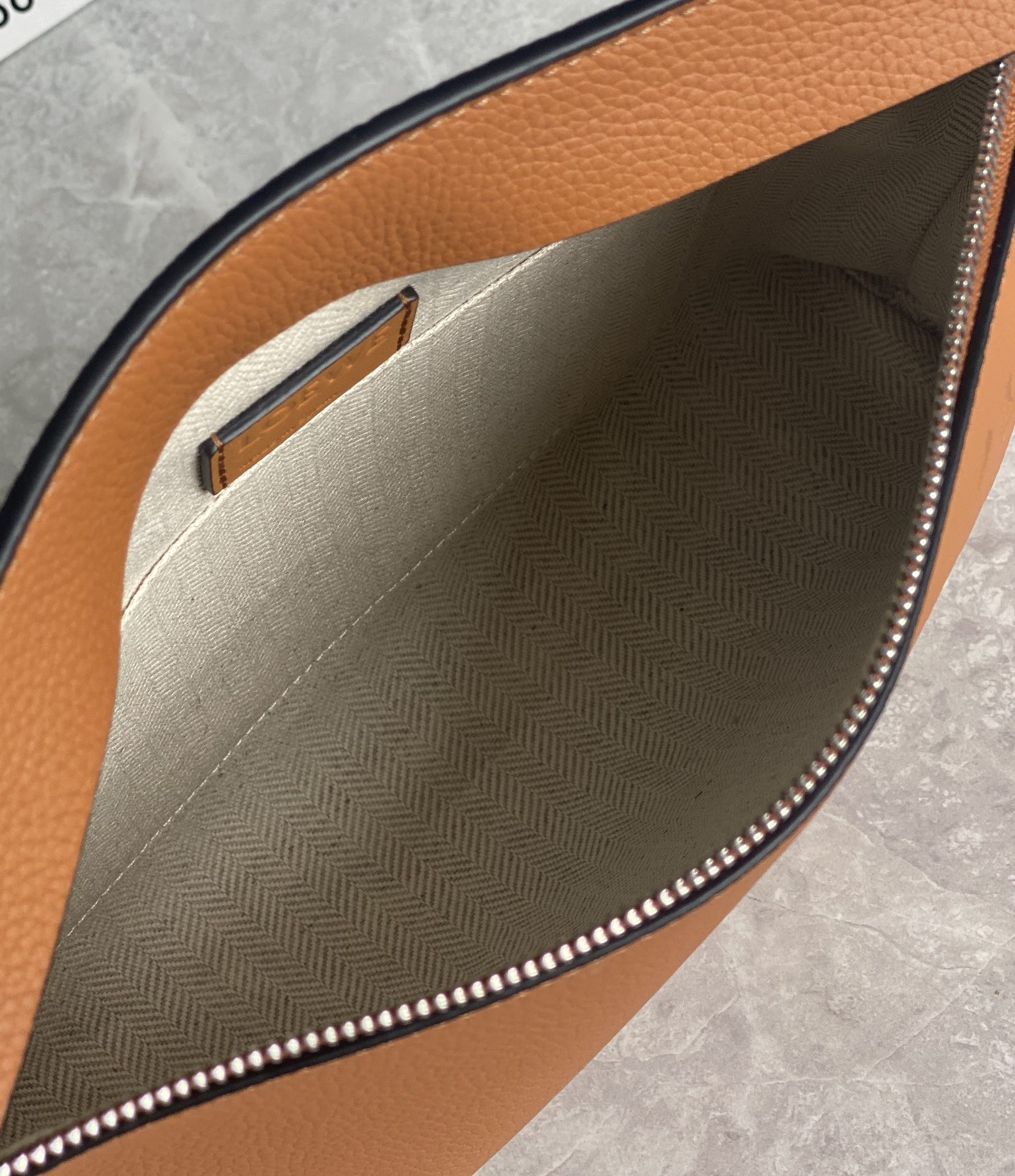 L0ew* pouch-29.5*20cm