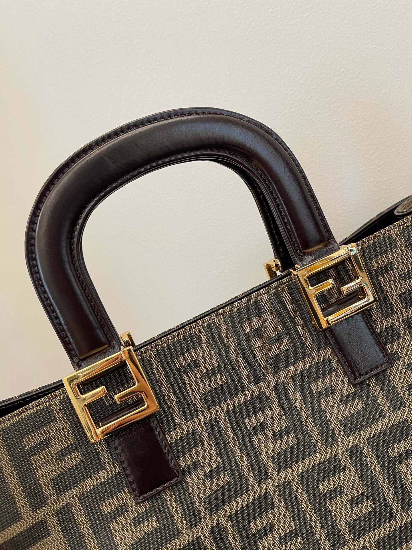F**di vintage tote-34x13x34cm