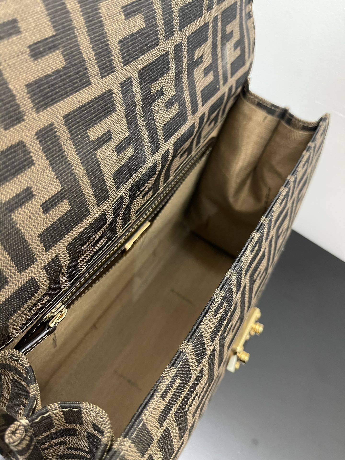 F**di vintage handbags-29x22x11cm
