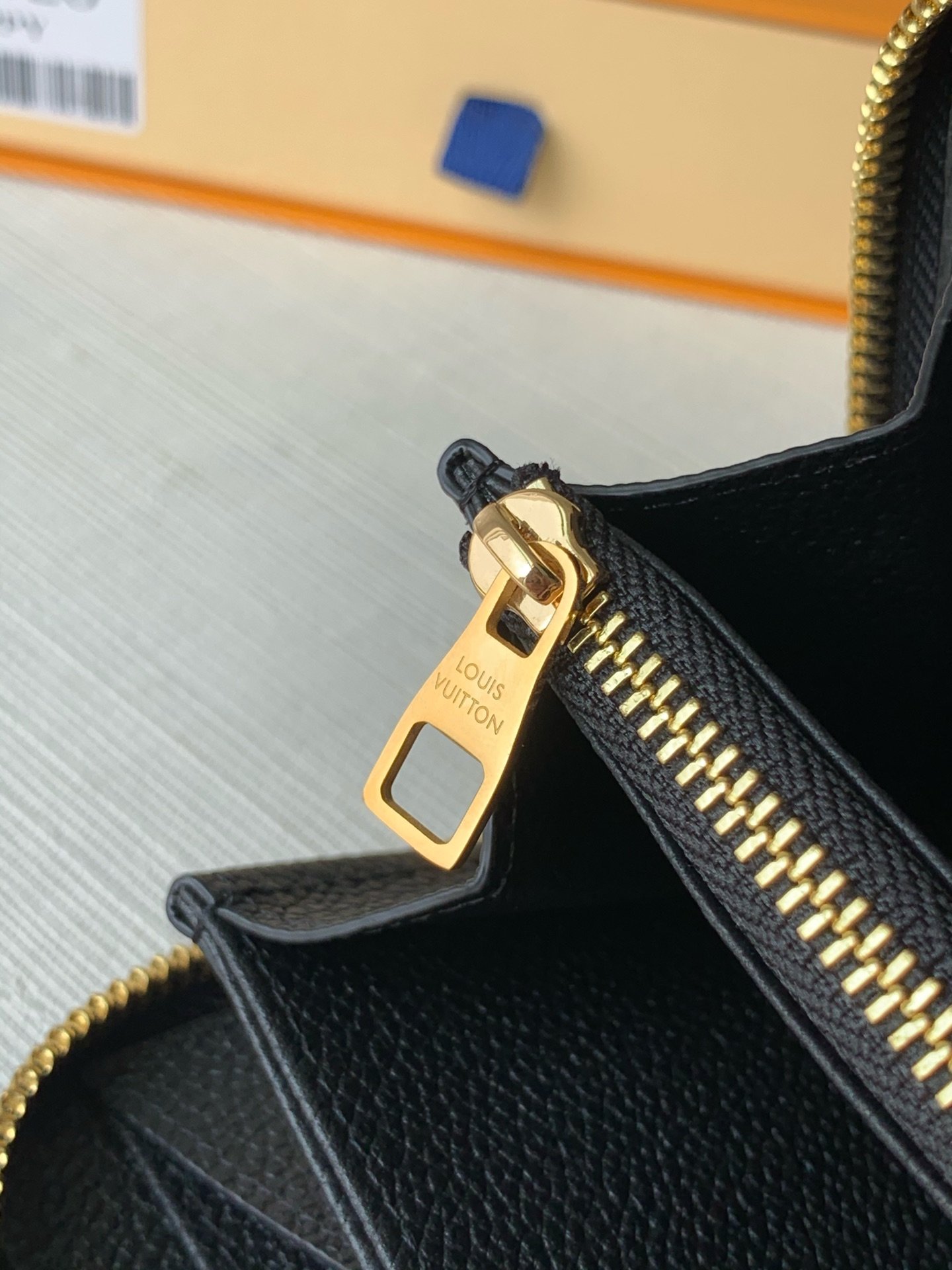 l0*is V*t0n zippy wallet m69520-19*10cm