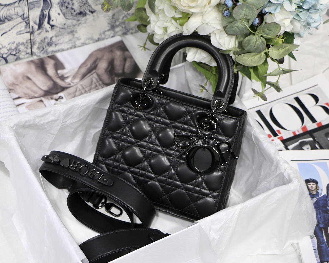 lady D*or bag-black hardware-20*16.5*8cm