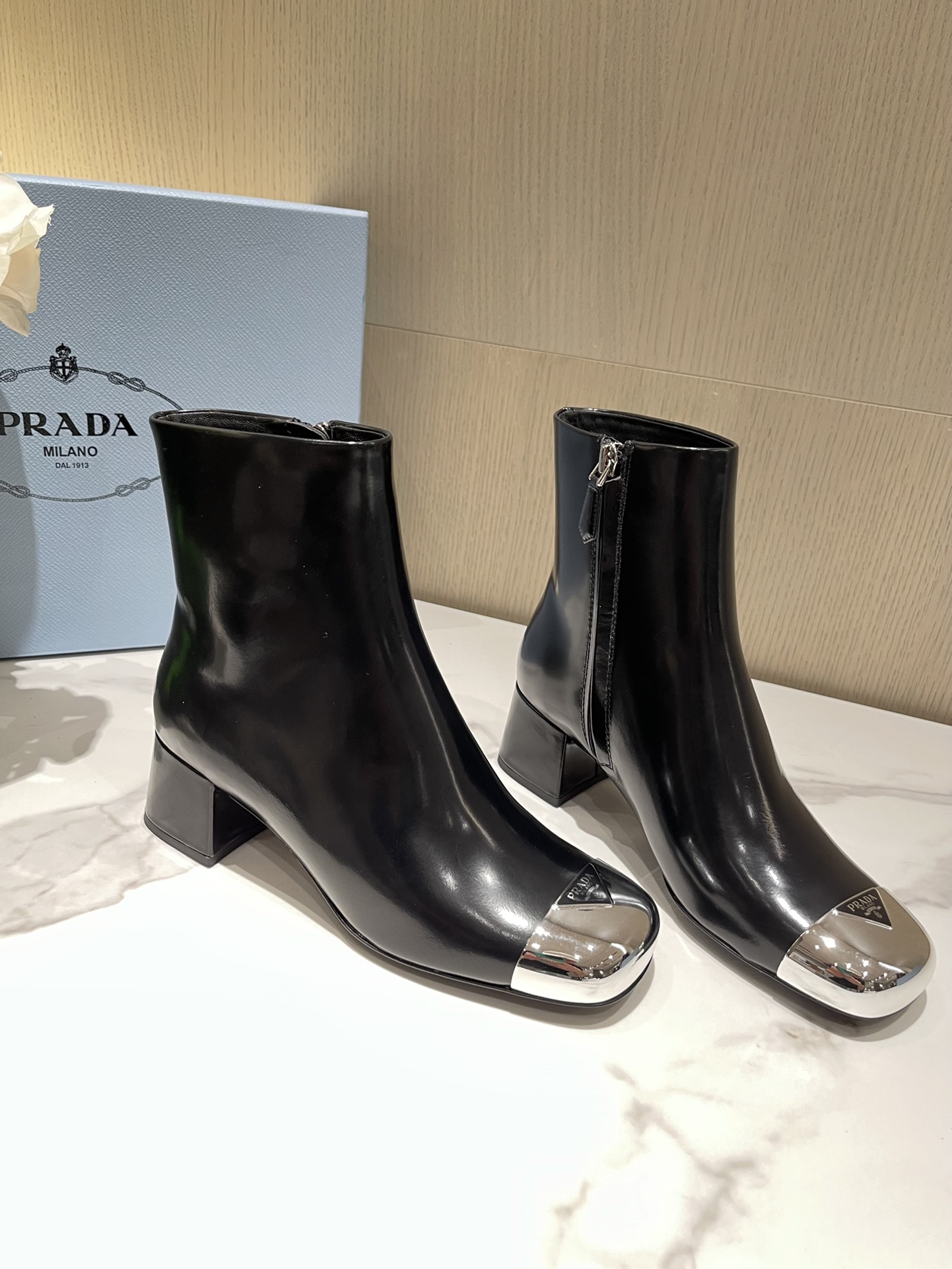 Pra*a loafers 2022ss