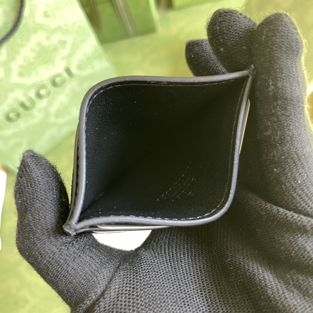 G*u*i wallet-10*7.5cm