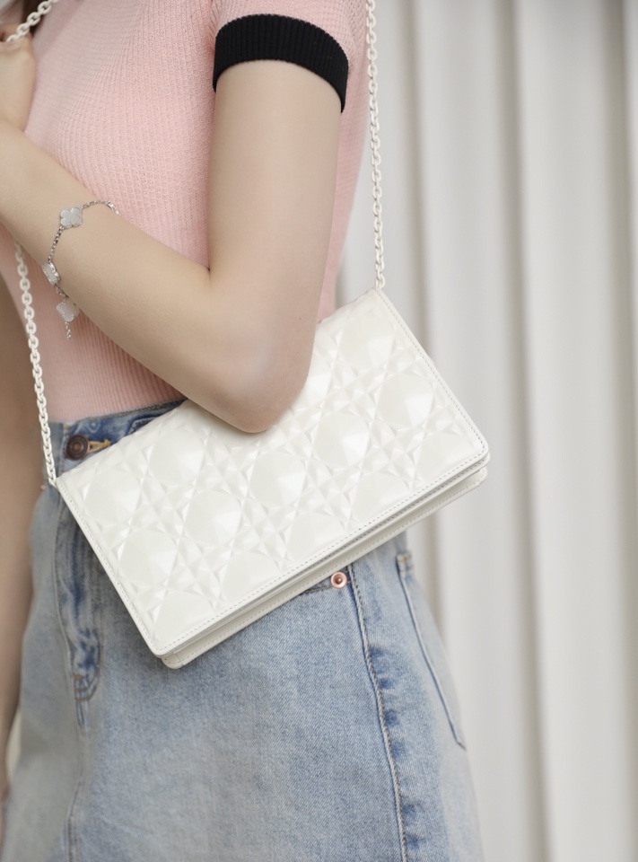 D*or wallet on chain-21.5*11.5*3cm