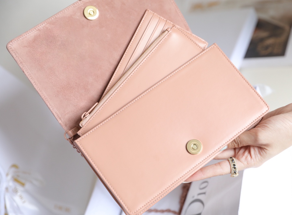 D*or wallet on chain-21.5*11.5*3cm