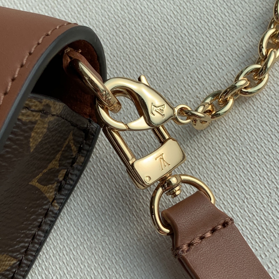 l0*is V*t0n padlock on strap-19x11×3cm