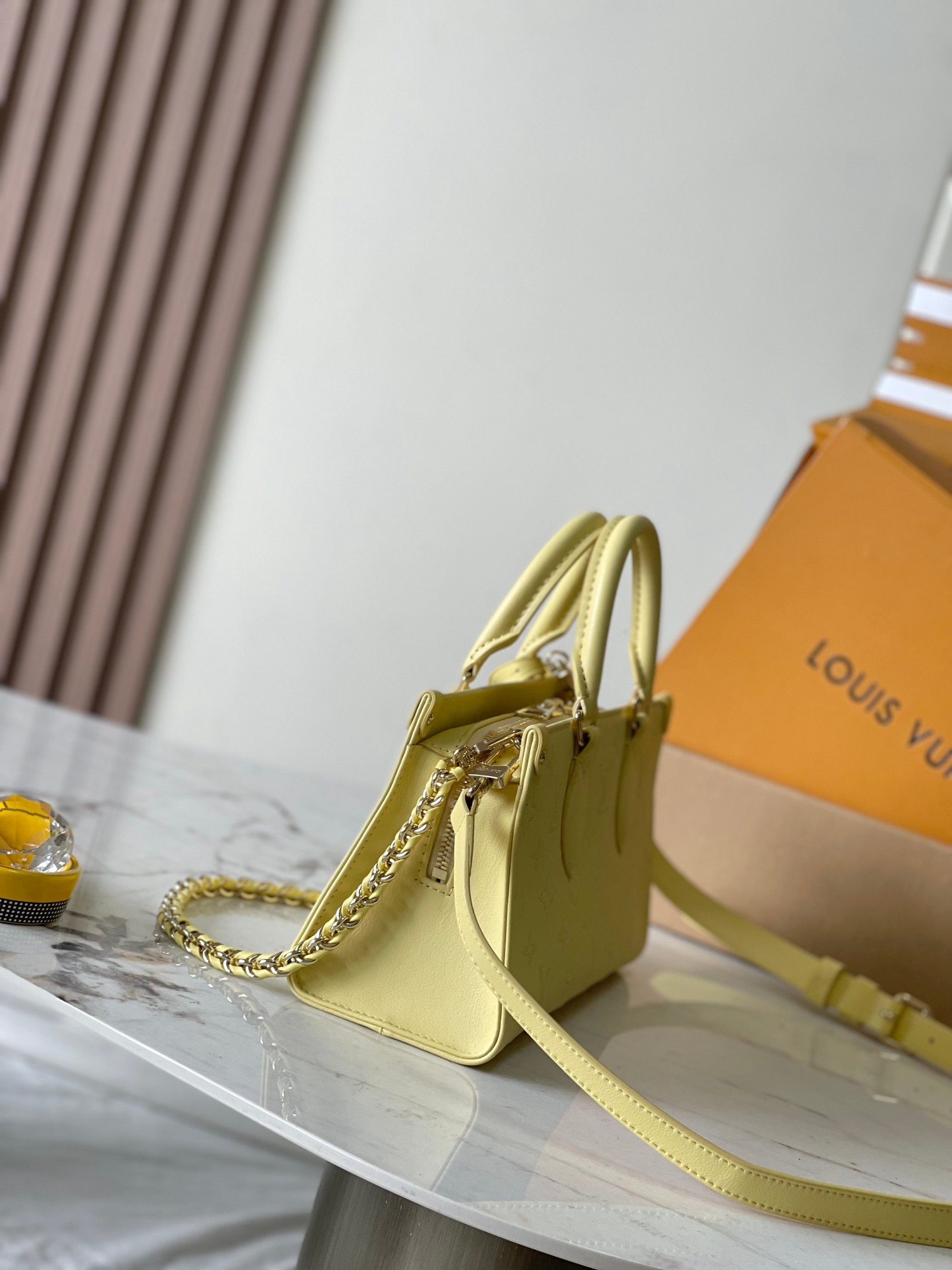 l0vis Vvtt0n onthego east west handbag-m23640-25*13*10cm