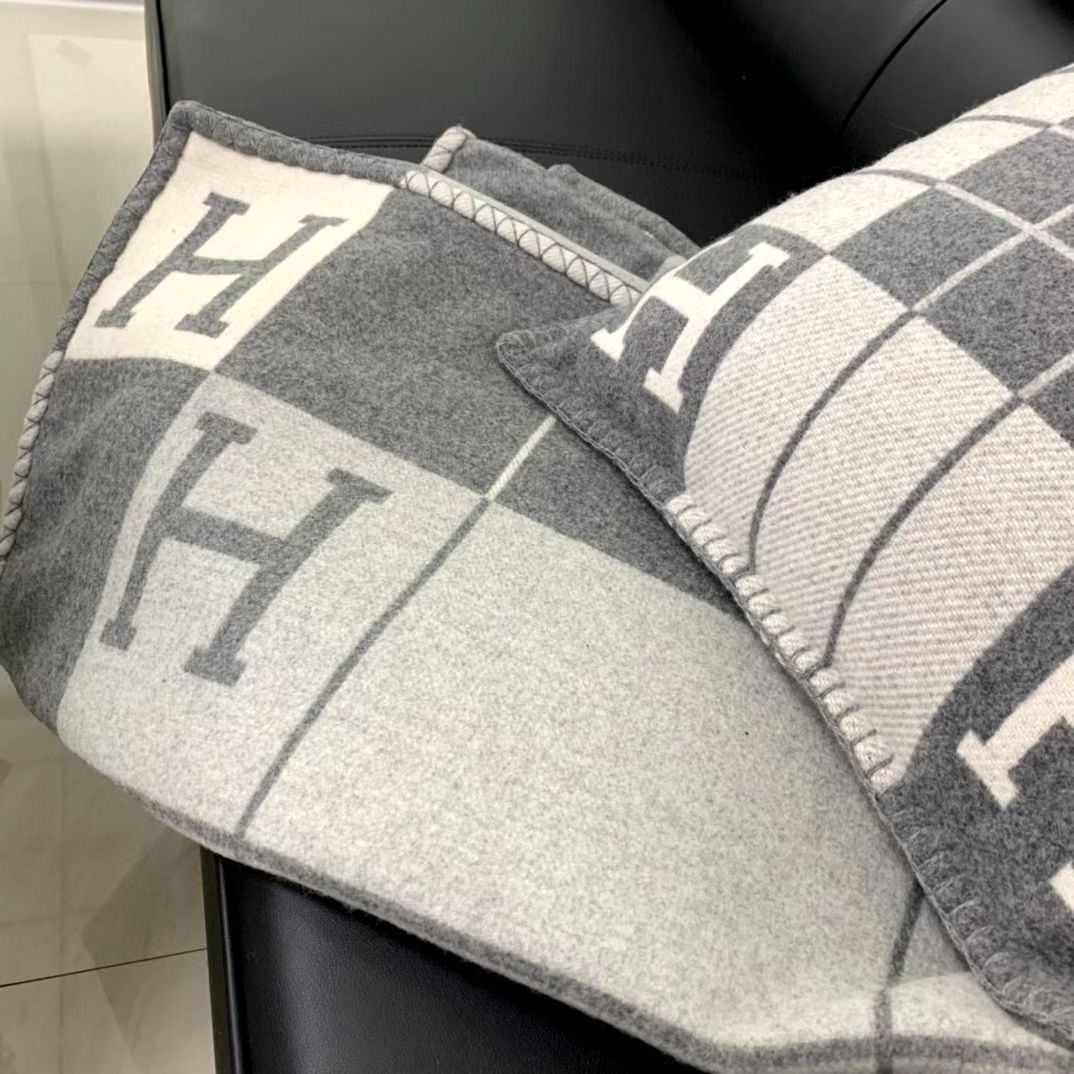 H**mes blankets-180*140cm