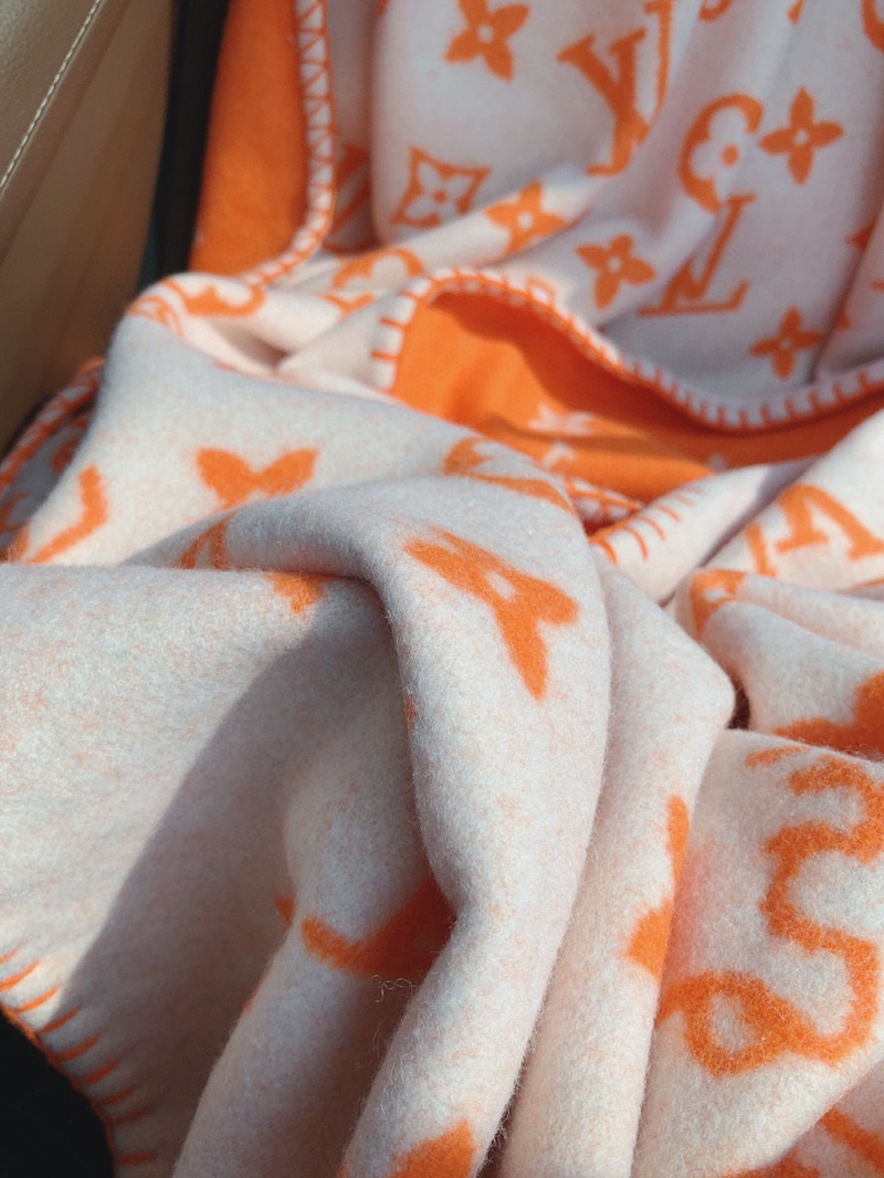 l0*is V*t0n blankets-180*140cm
