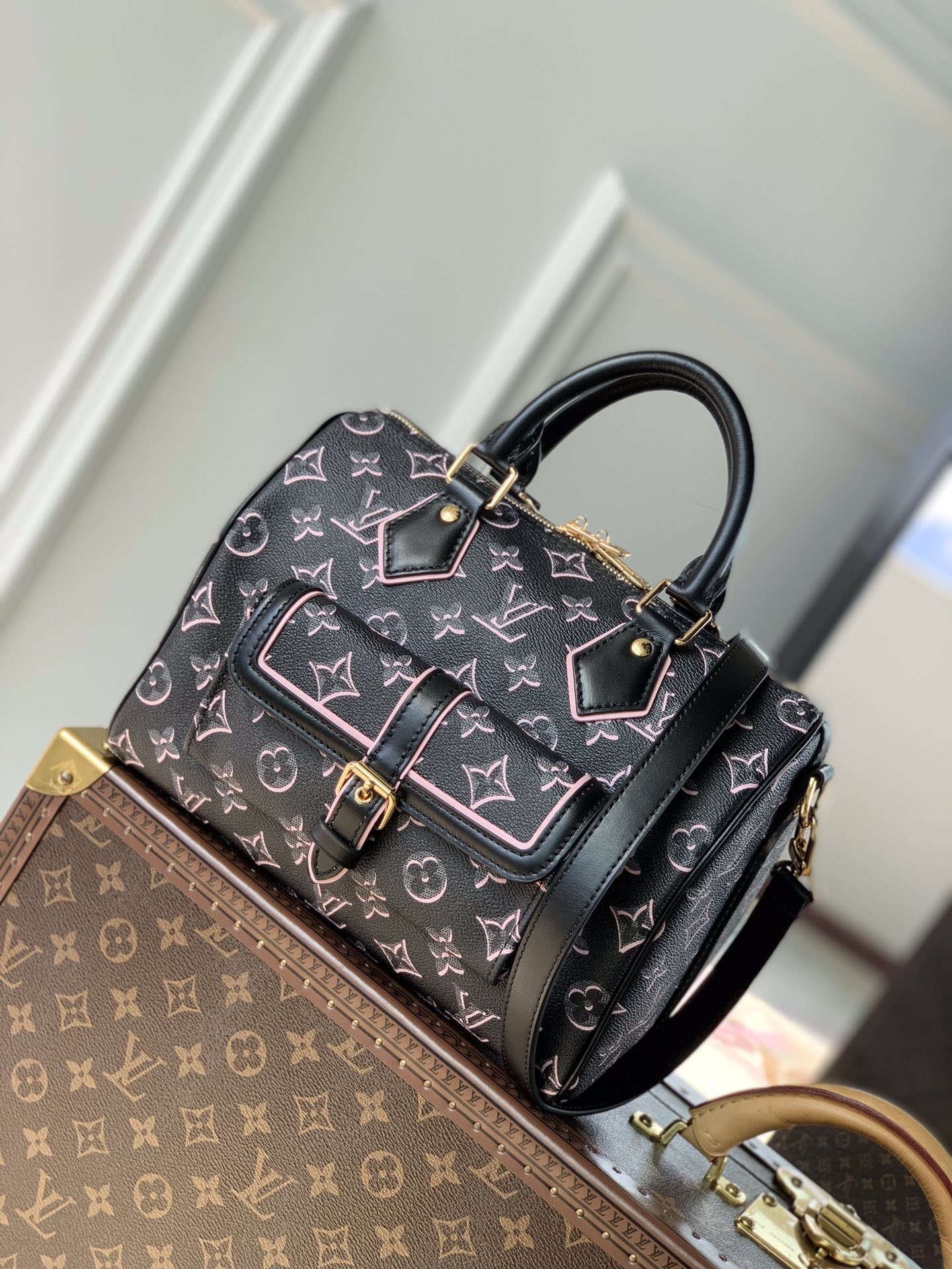 l0*is V*t0n speedy shoulder 25-25*19*15cm