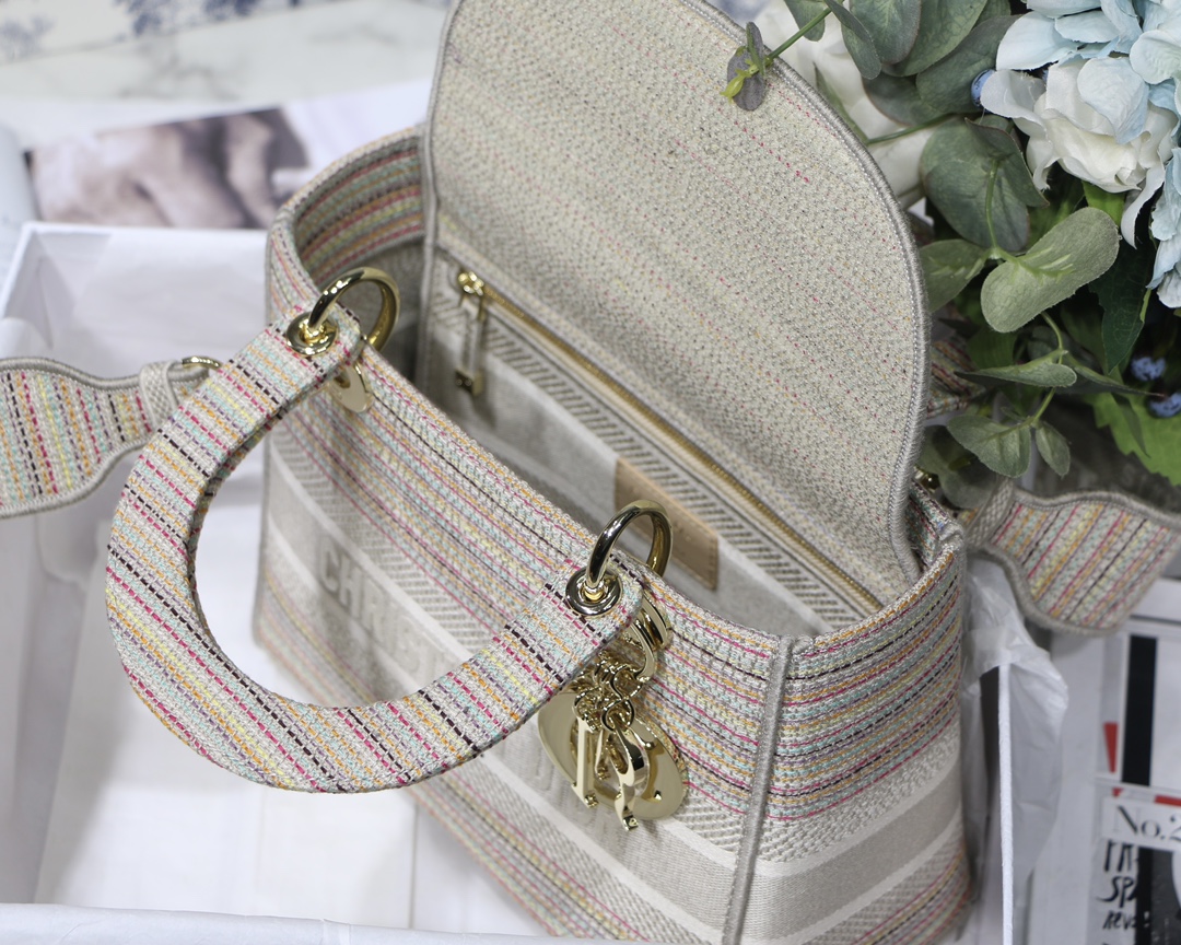 lady D*or bag-24*20*11cm