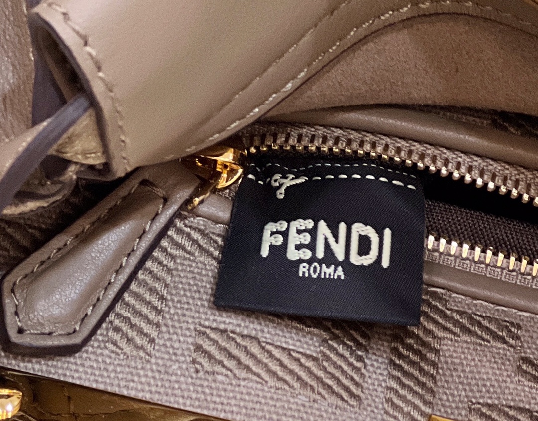F**di peekabootote-24×7×19cm