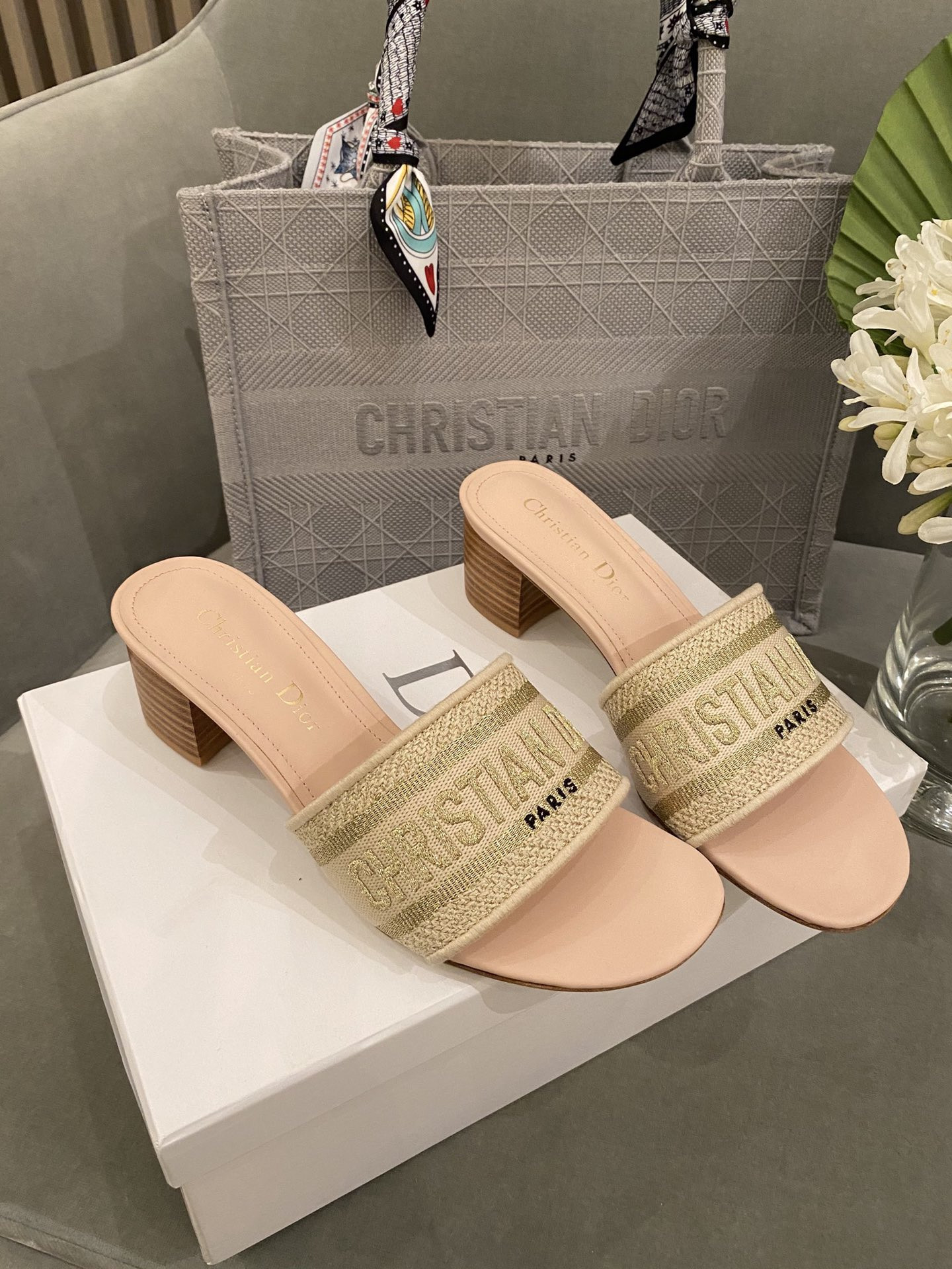 D*or slippers