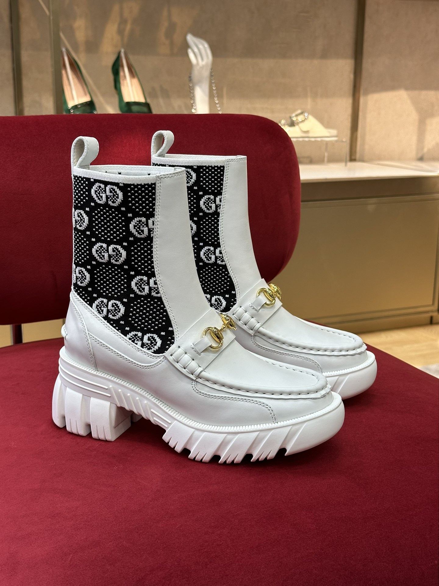 G*u*i boots