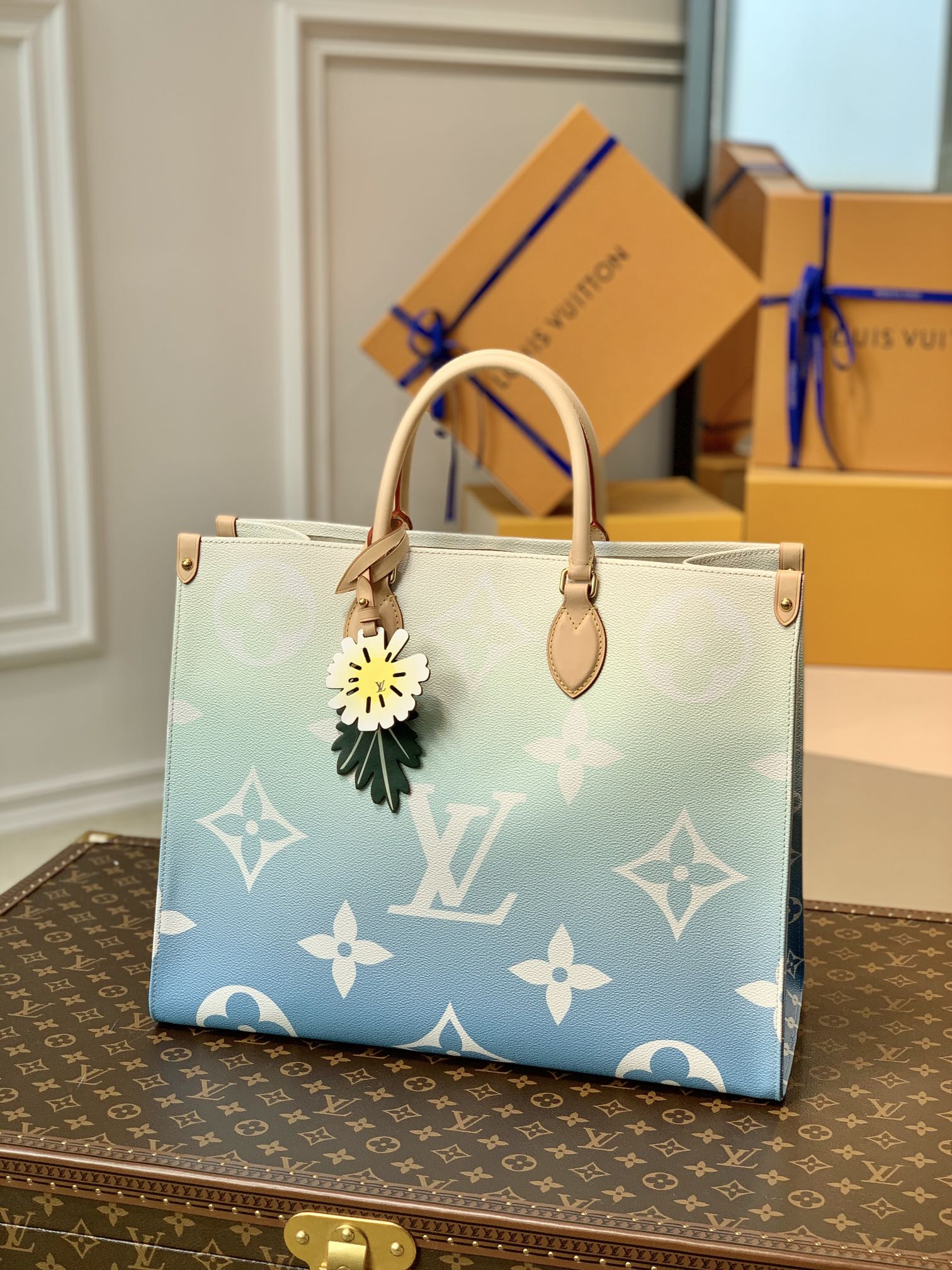 l0*is V*t0n onthego handbag-41*34*19cm