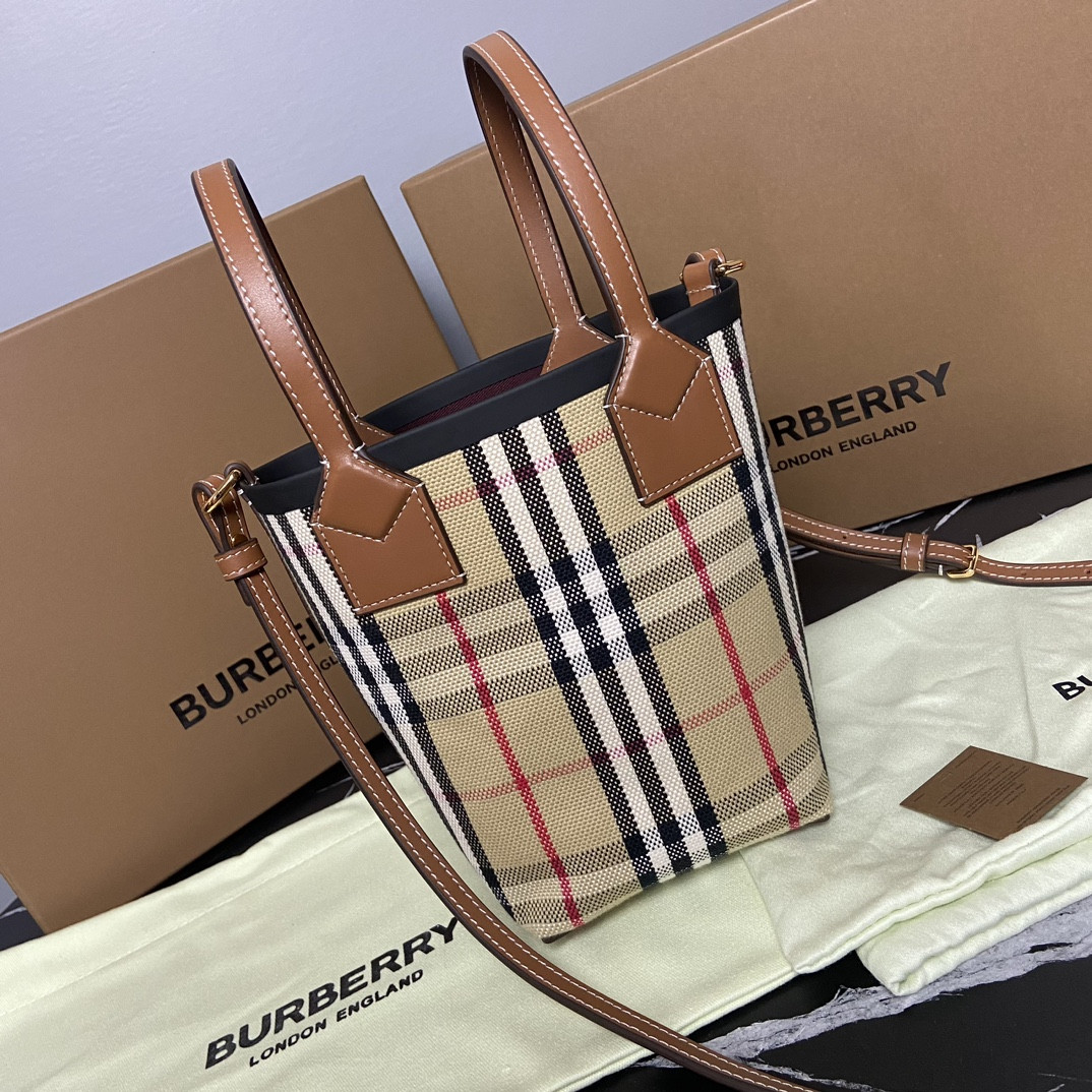 B**rry tote-13 x 8.5 x 19.5cm