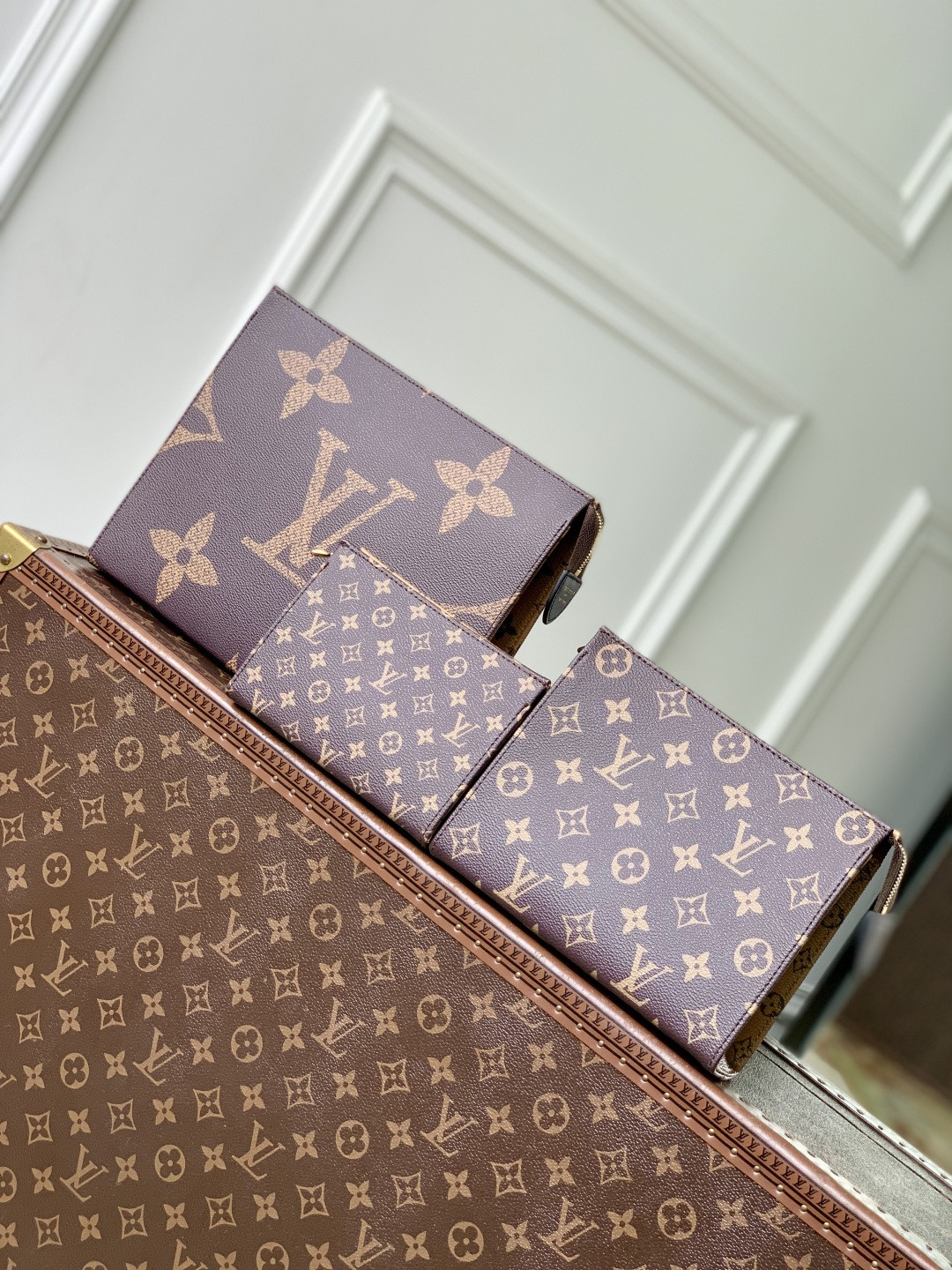 L0vis Vvtt0n Trio Toilet Bag-M11248-20 x 5.5 x 25CM