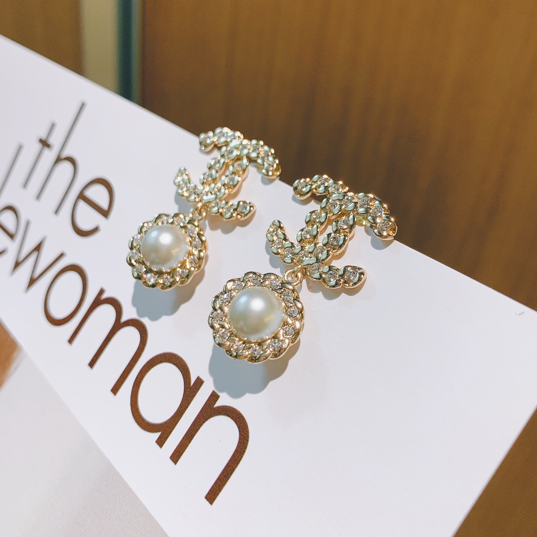 Ch@nel Earring