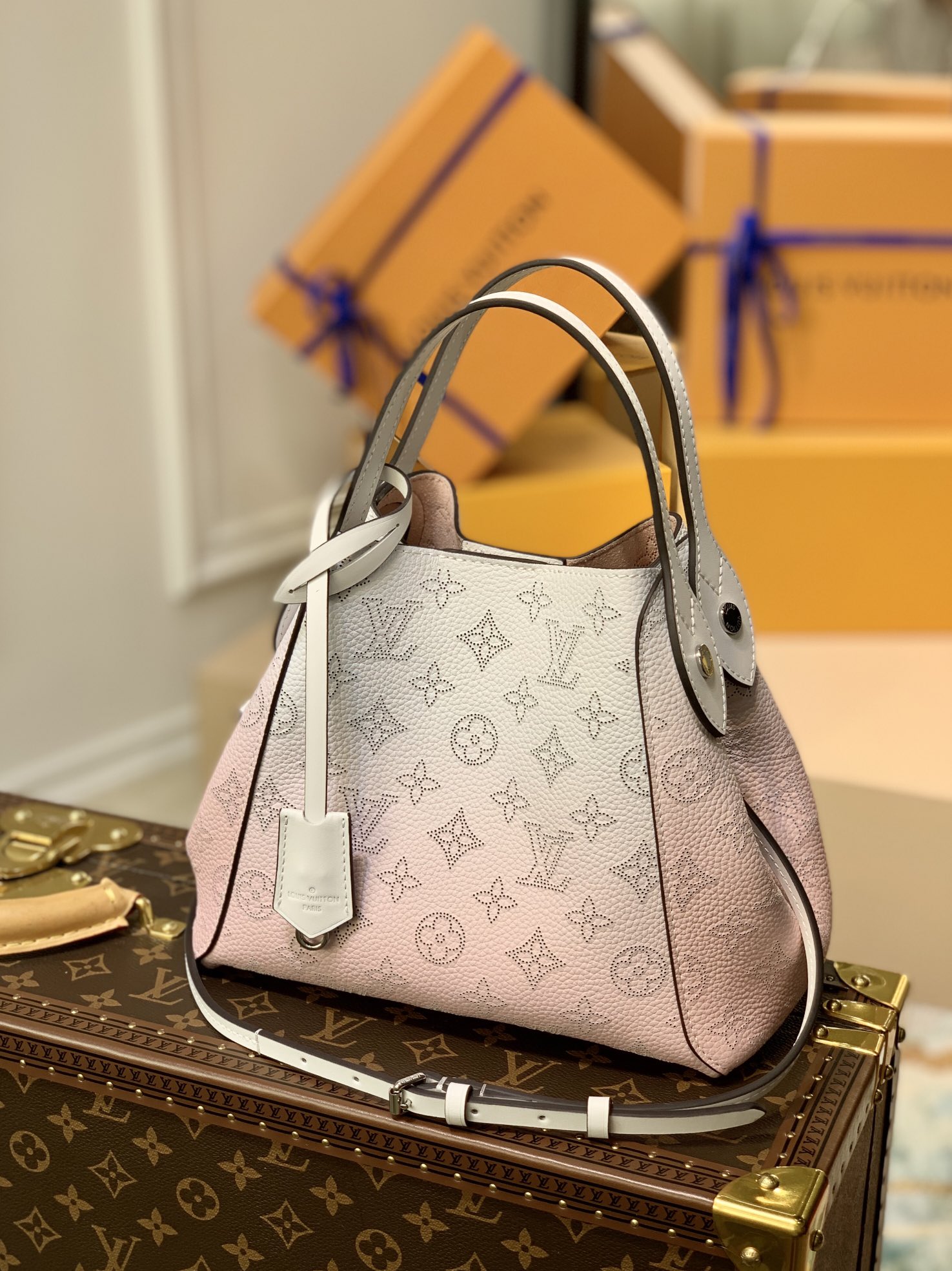 l0*is V*t0n hina handbags-34*19*13cm