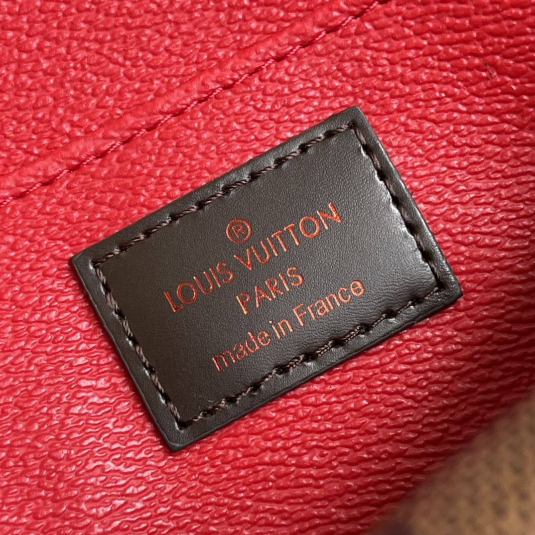 l0*is V*t0n cosmetic bag-17*12*6cm