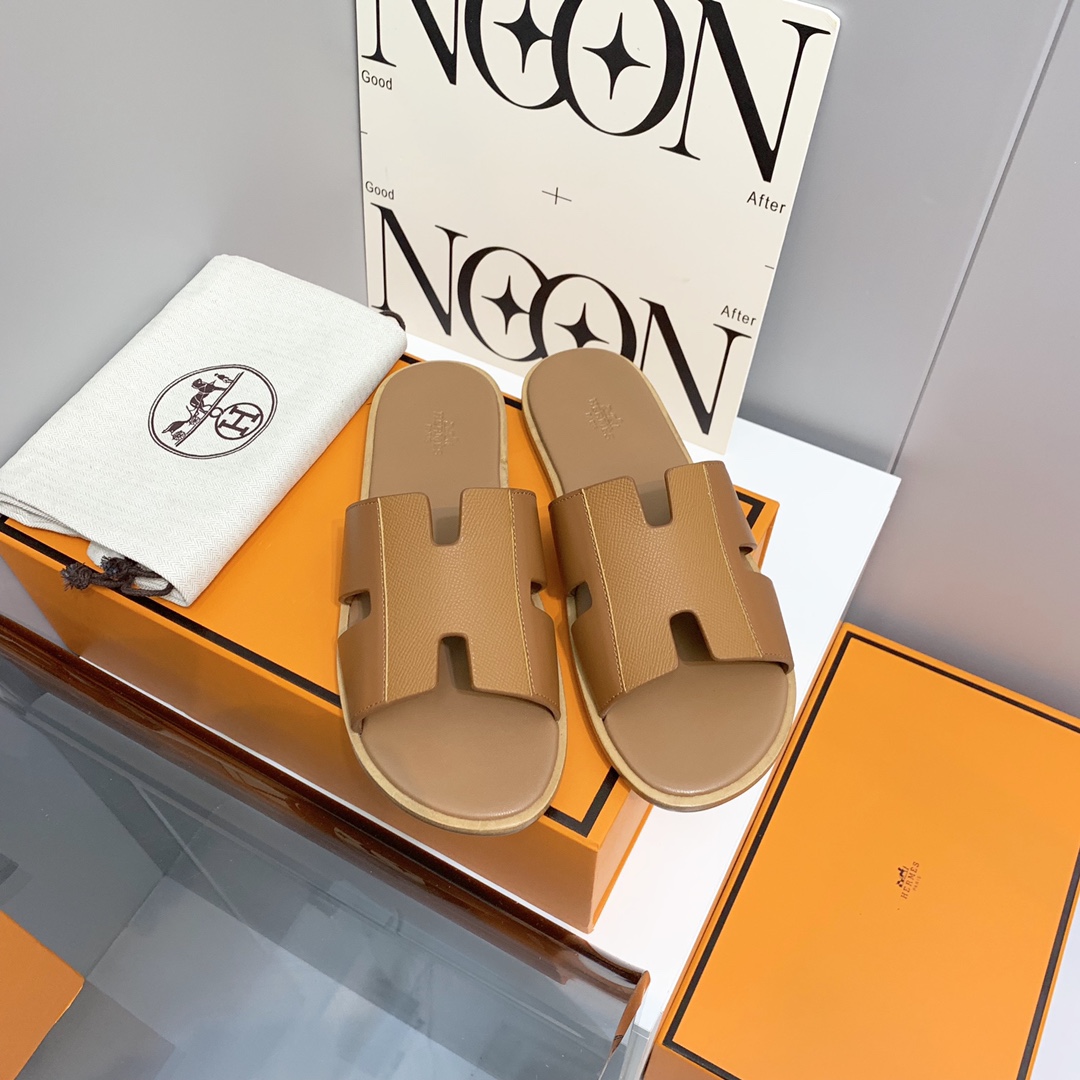 H**mes sandals