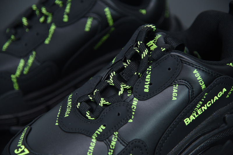 Ba*len*cia*ga triple s
