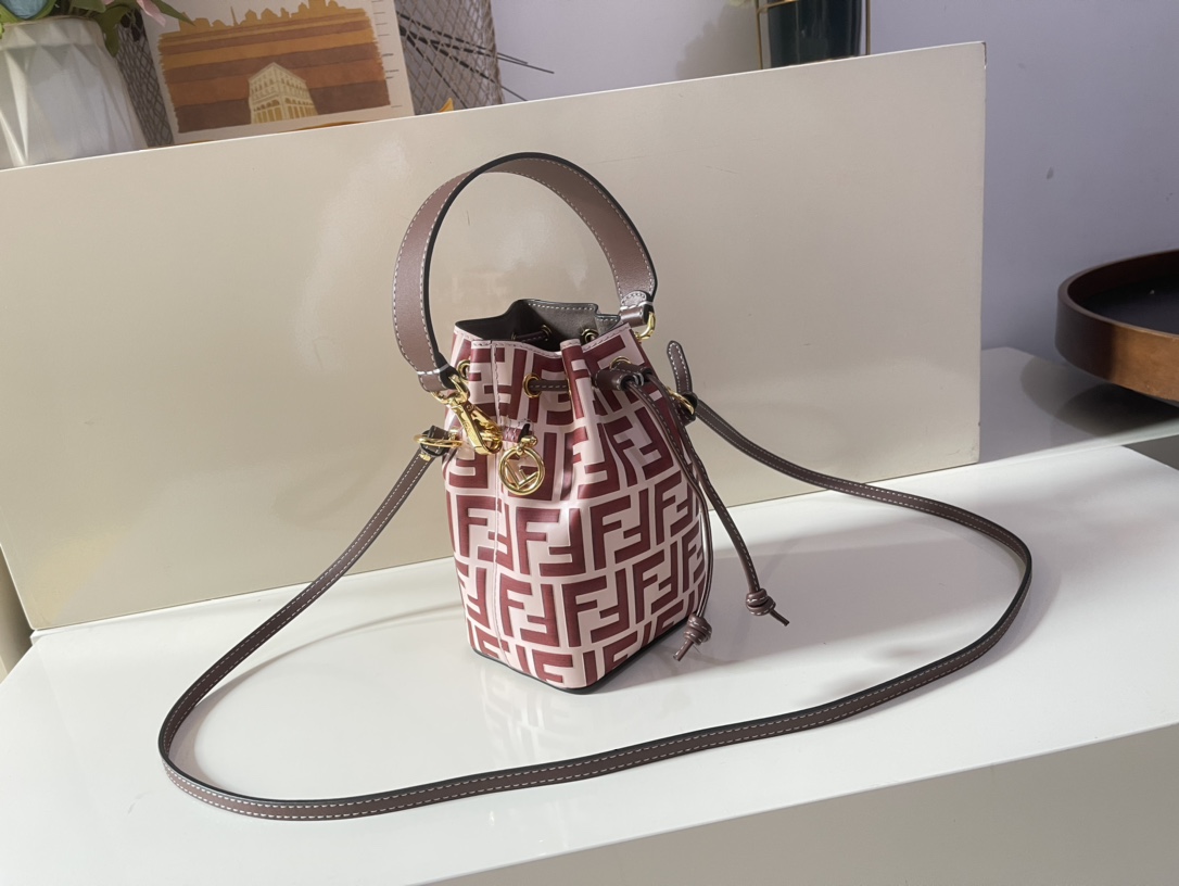 F**di mini mon tresor bag -12x18x10cm