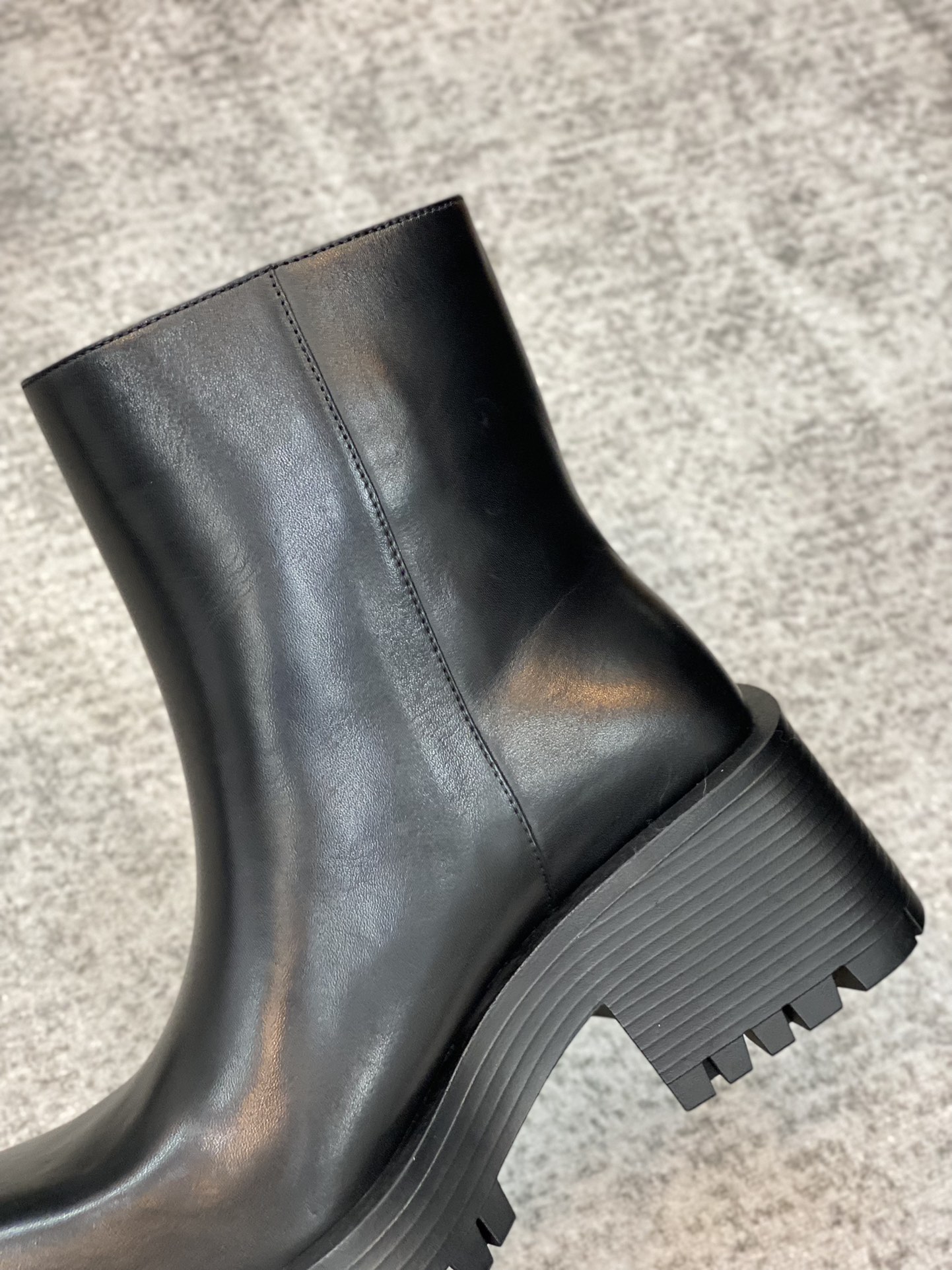 Ba*len*cia*ga boots