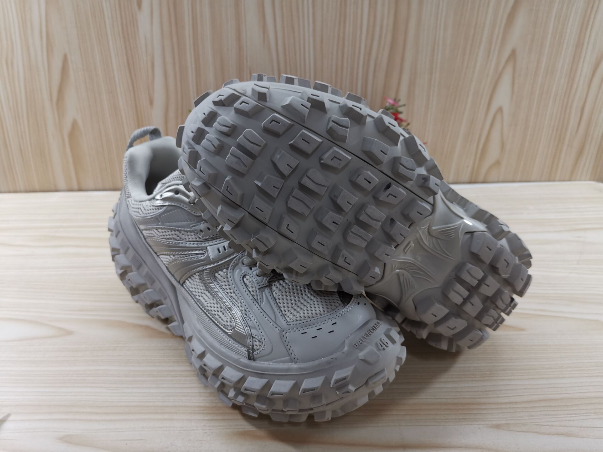 Ba*len*cia*ga sneaker