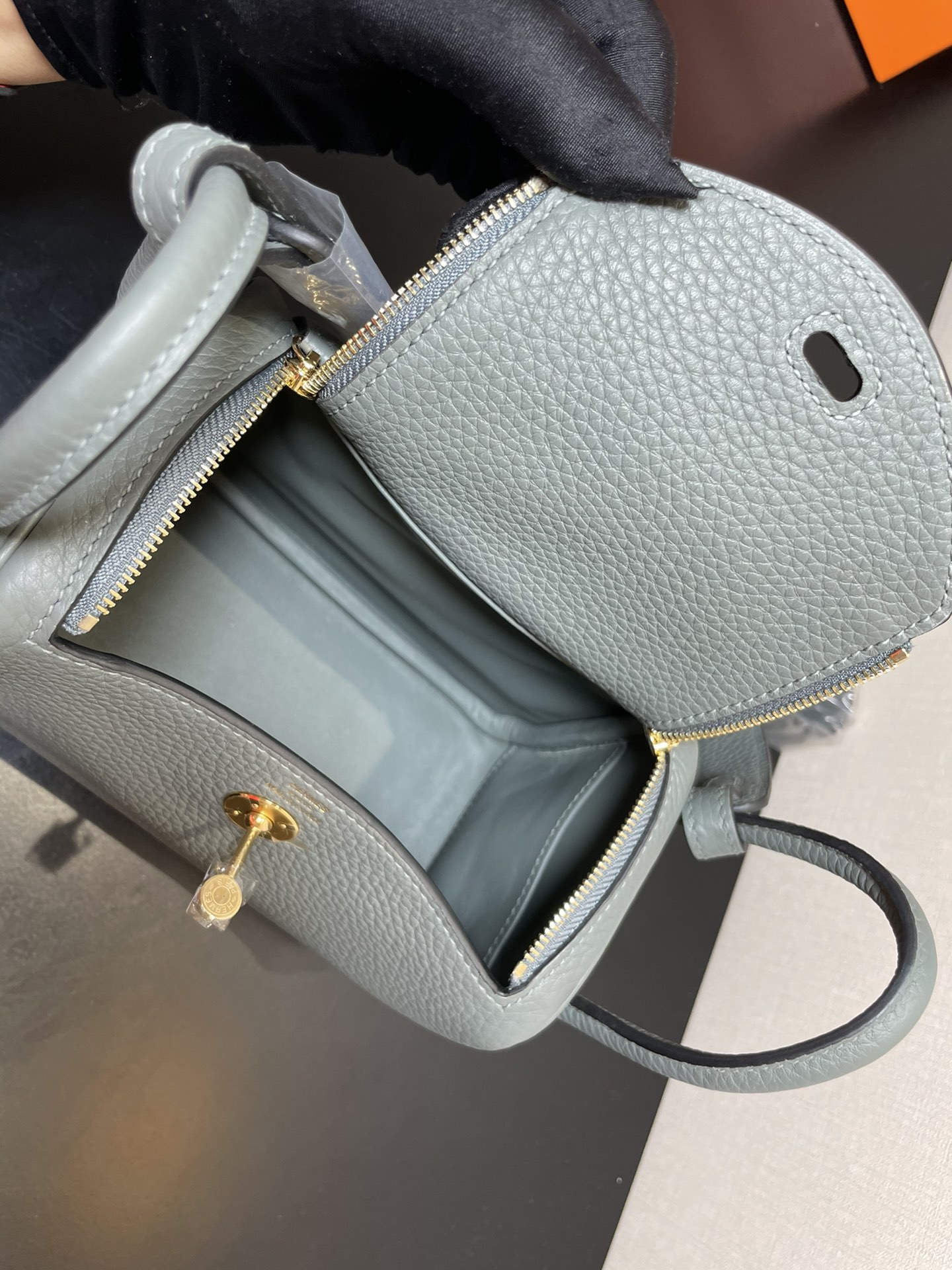 H**mes lindy 19-togo leather-19cm