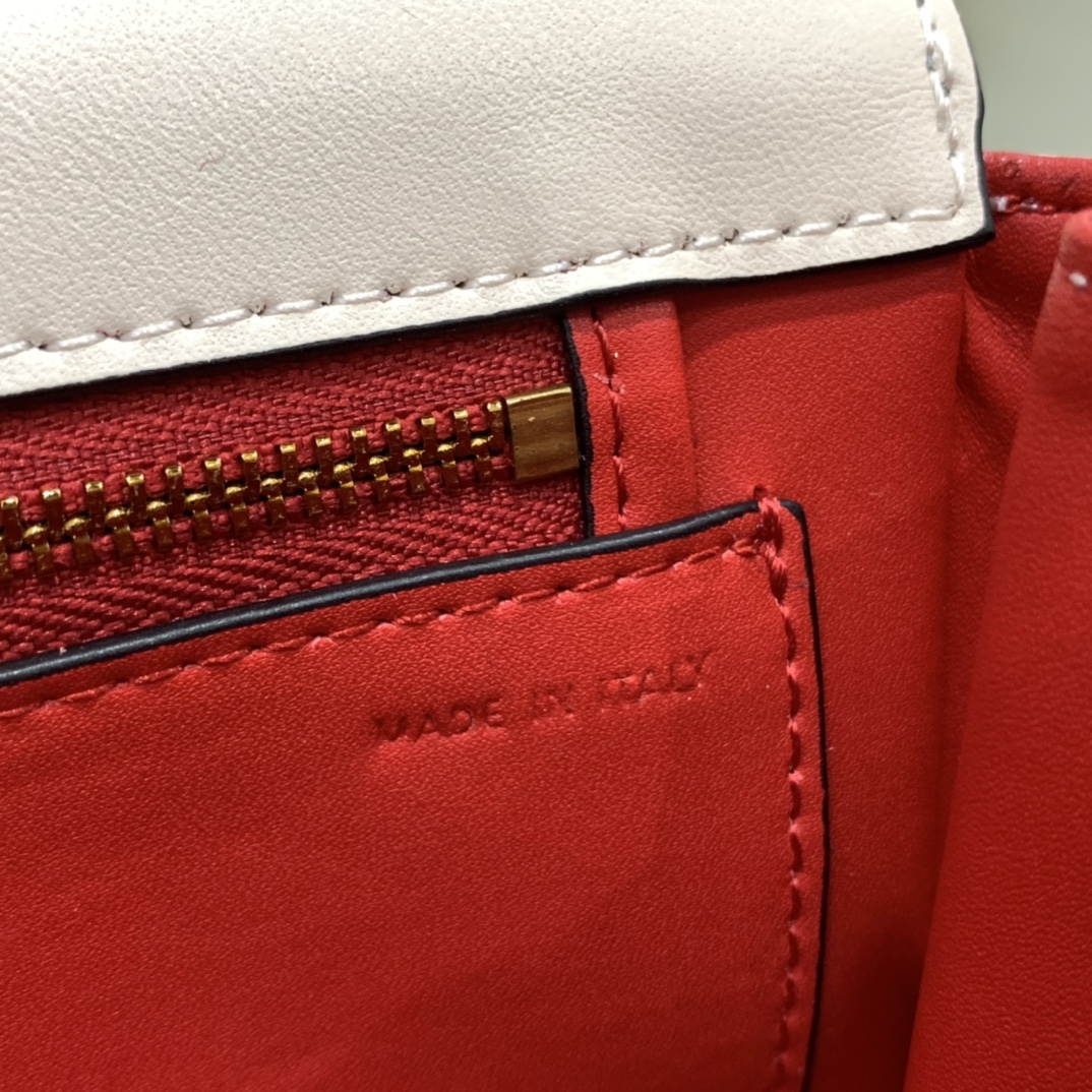 Va1e*ntin0 handbags-20*15*7cm