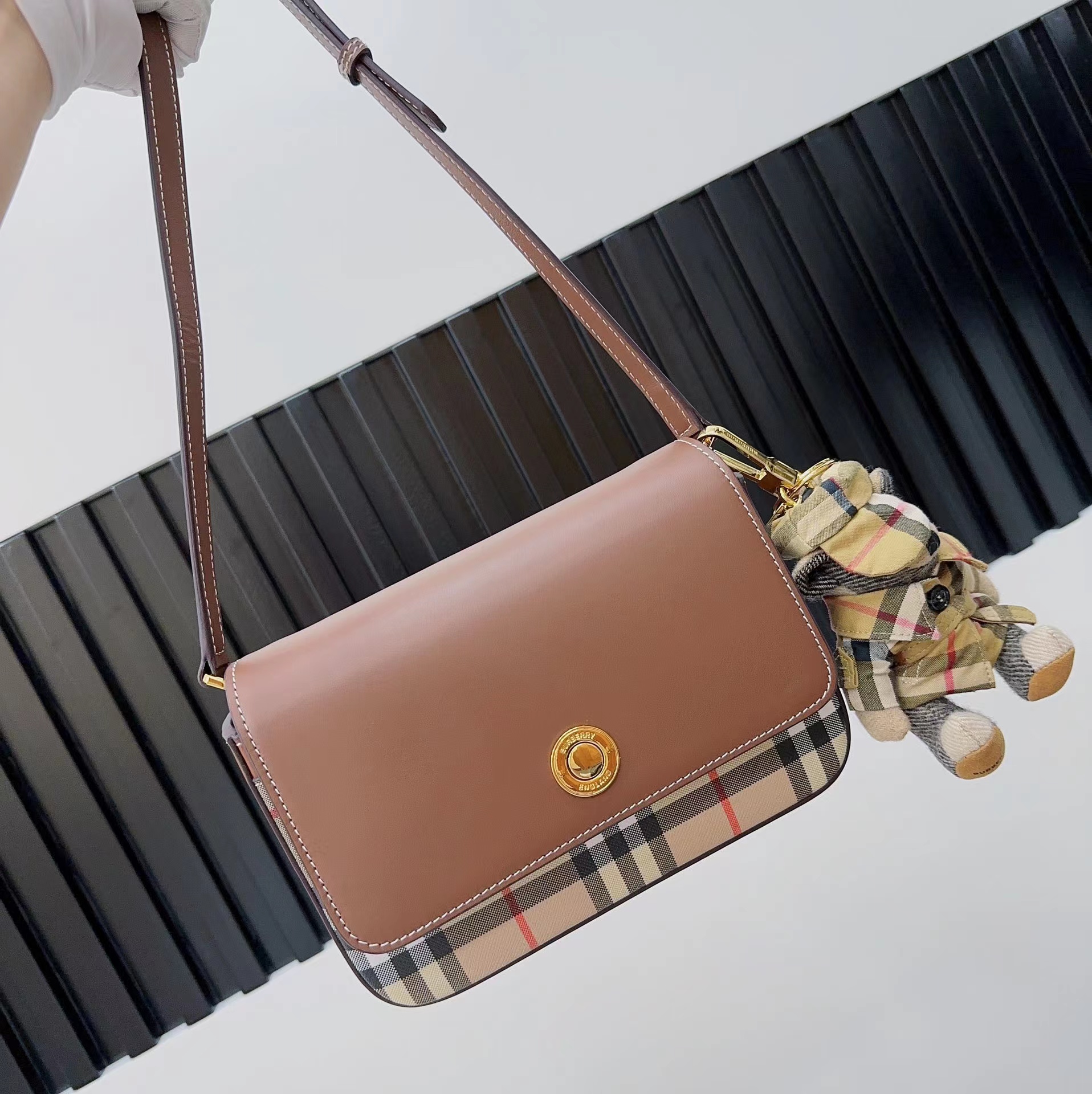 B**rry crossbody bag-19.5*7*16cm