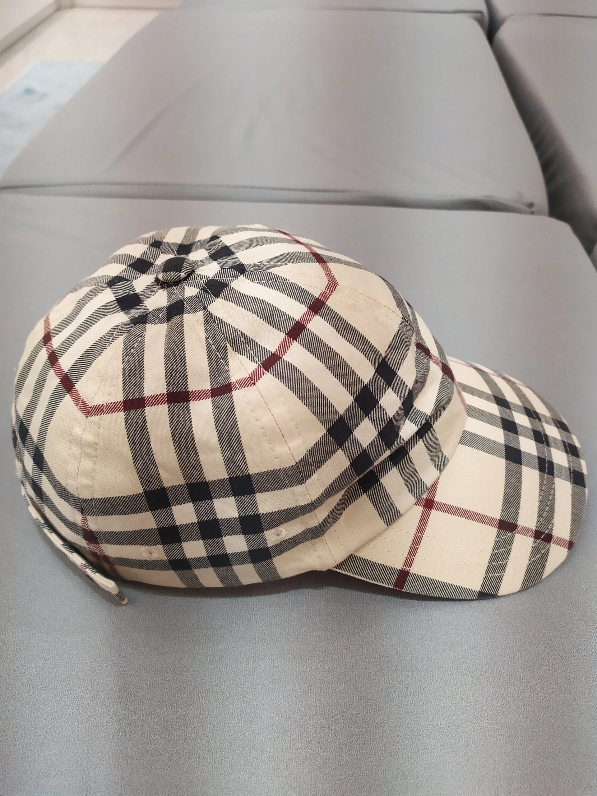 B**rry hats