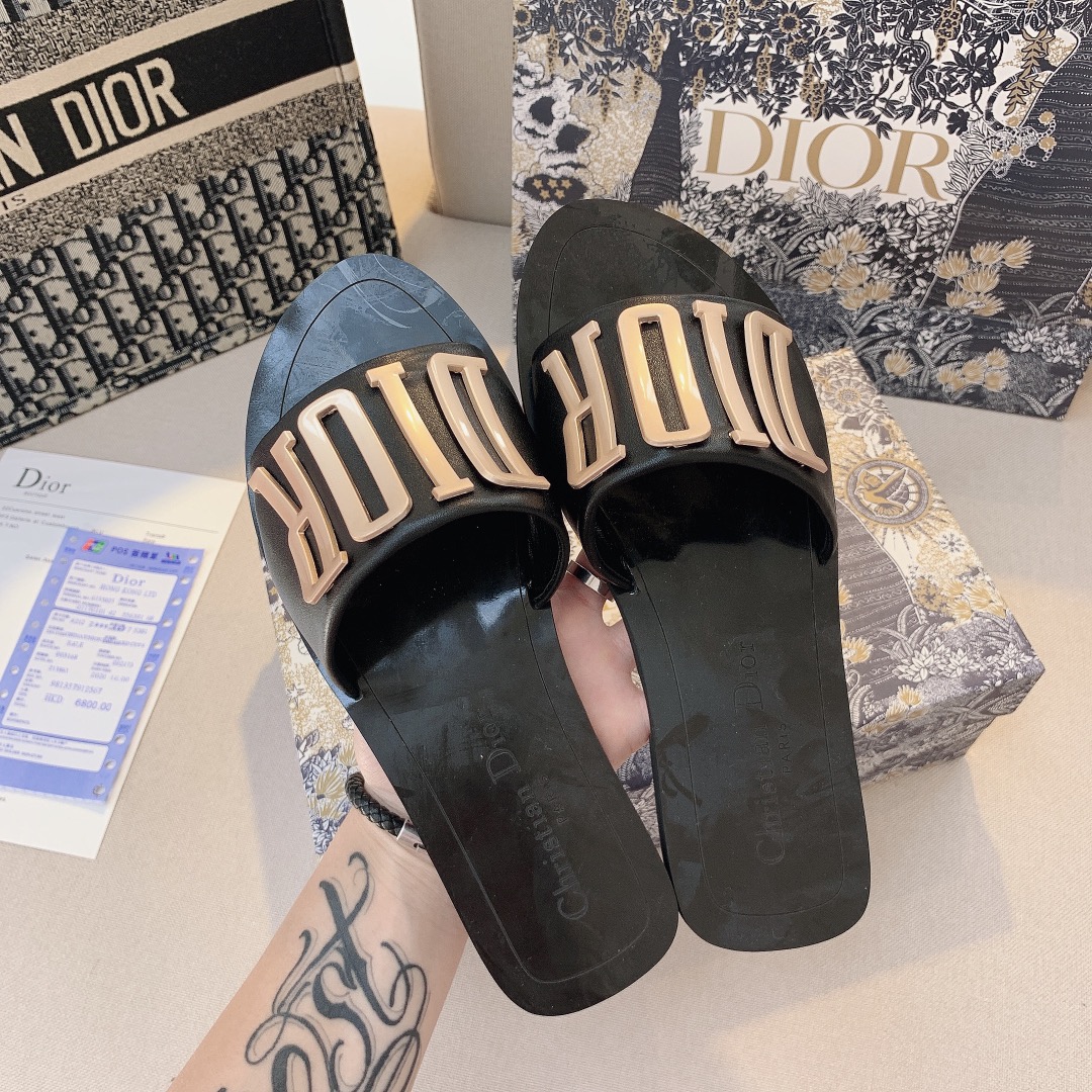 D*or sandals