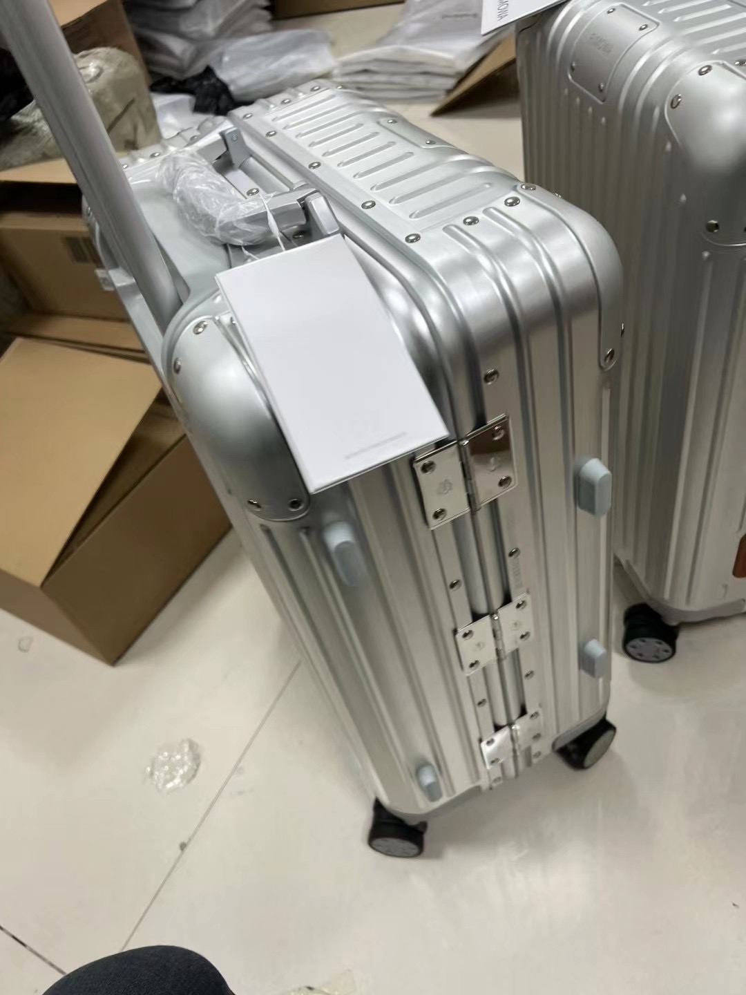 r1m0wa essential ttrunk plus lU*gage-‭20inch
